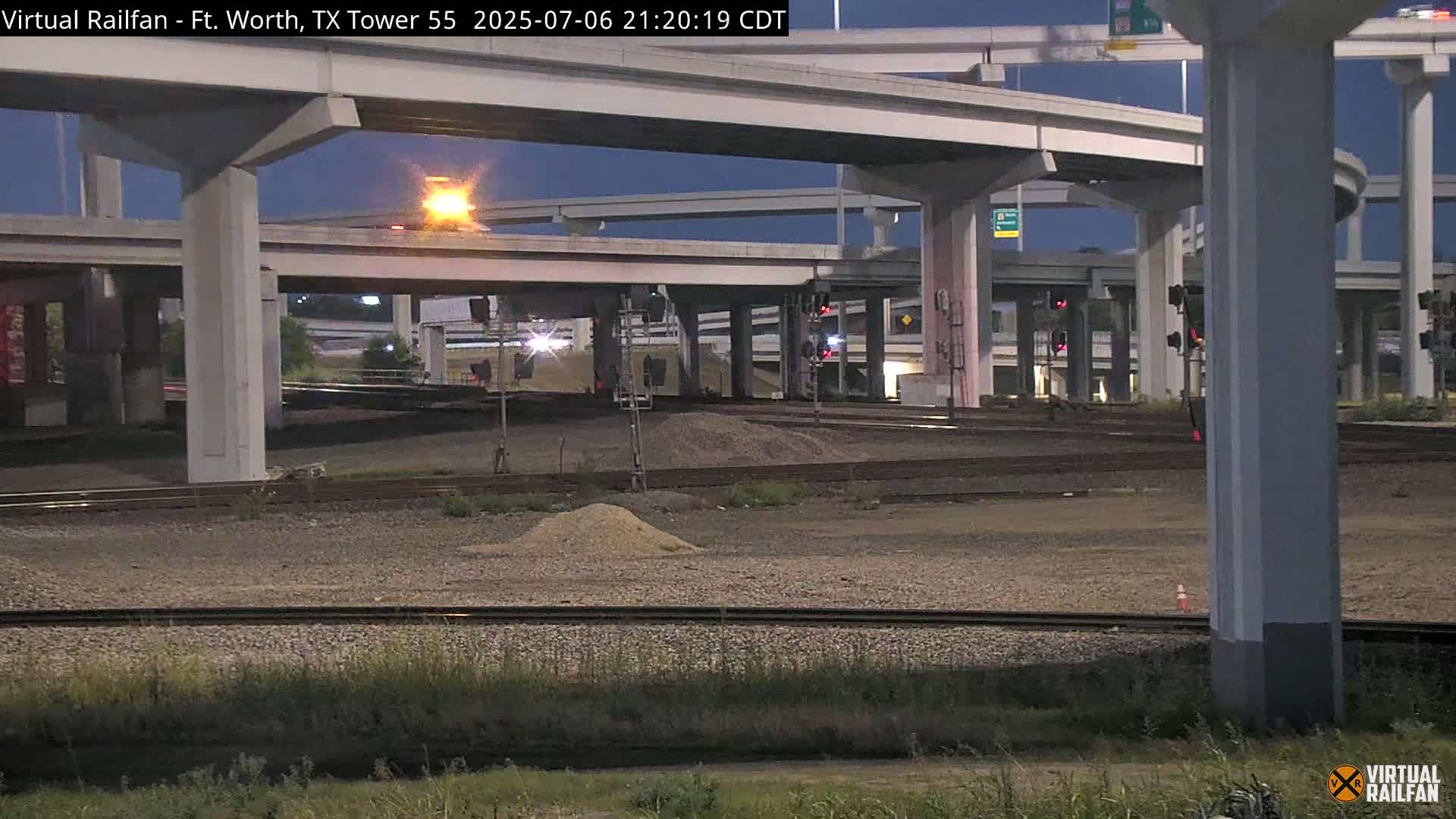 Fort Worth/Tower 55 Diamond Railroad Crossing Live Cam - Forth Worth, Tarrant ,Texas, USA 