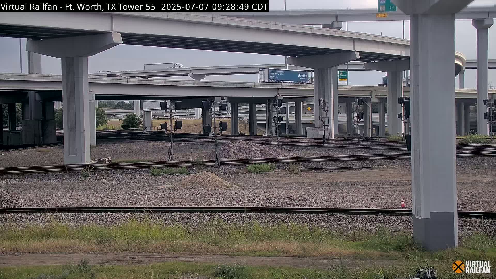 Fort Worth/Tower 55 Diamond Railroad Crossing Live Cam - Forth Worth, Tarrant ,Texas, USA 