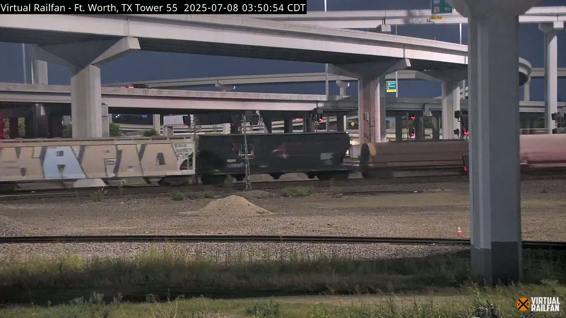Fort Worth/Tower 55 Diamond Railroad Crossing Live Cam - Forth Worth, Tarrant ,Texas, USA 