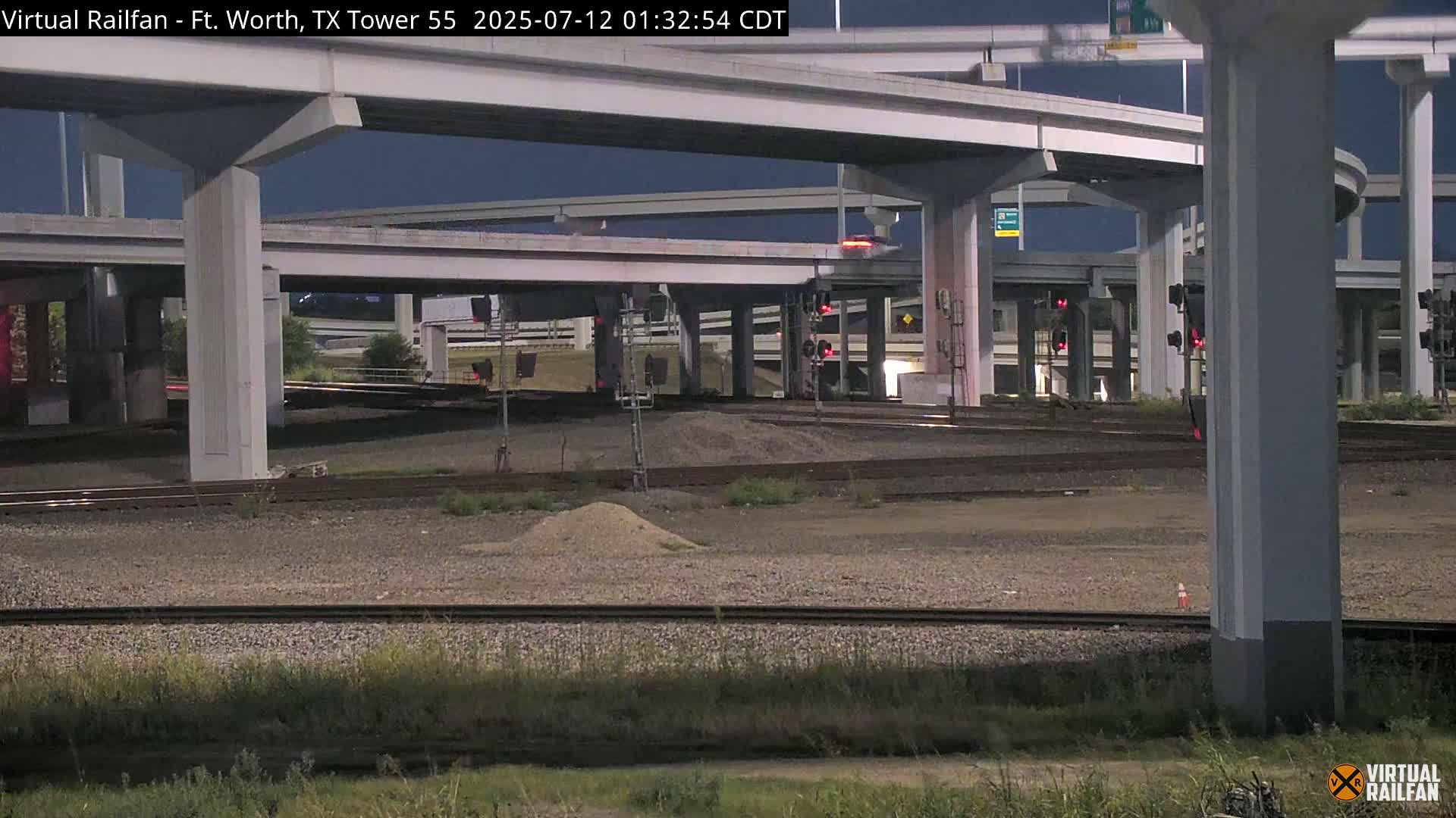 Fort Worth/Tower 55 Diamond Railroad Crossing Live Cam - Forth Worth, Tarrant ,Texas, USA 