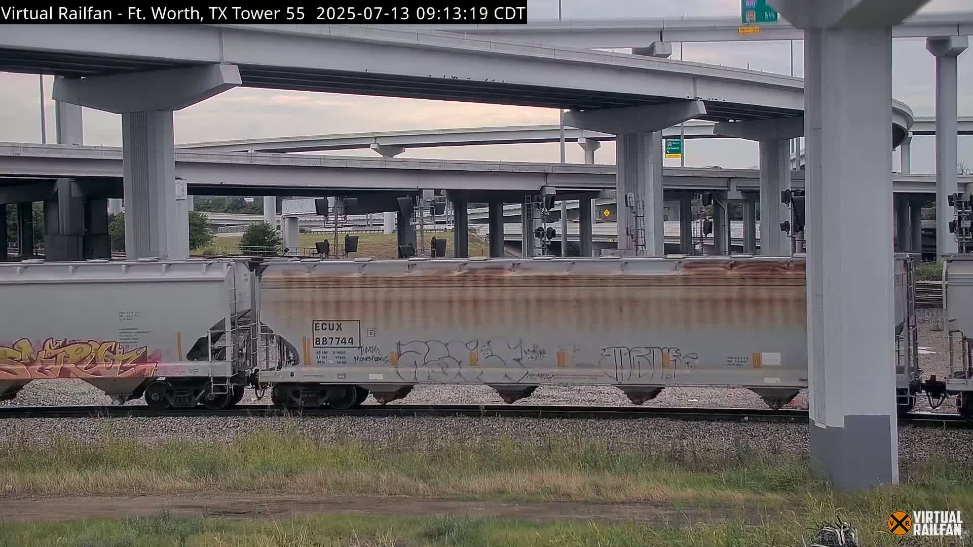 Fort Worth/Tower 55 Diamond Railroad Crossing Live Cam - Forth Worth, Tarrant ,Texas, USA 