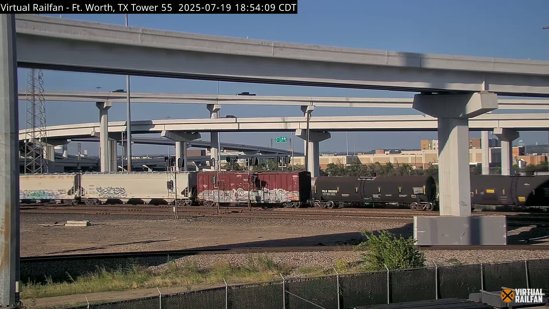 Fort Worth/Tower 55 Diamond Railroad Crossing Live Cam - Forth Worth, Tarrant ,Texas, USA 