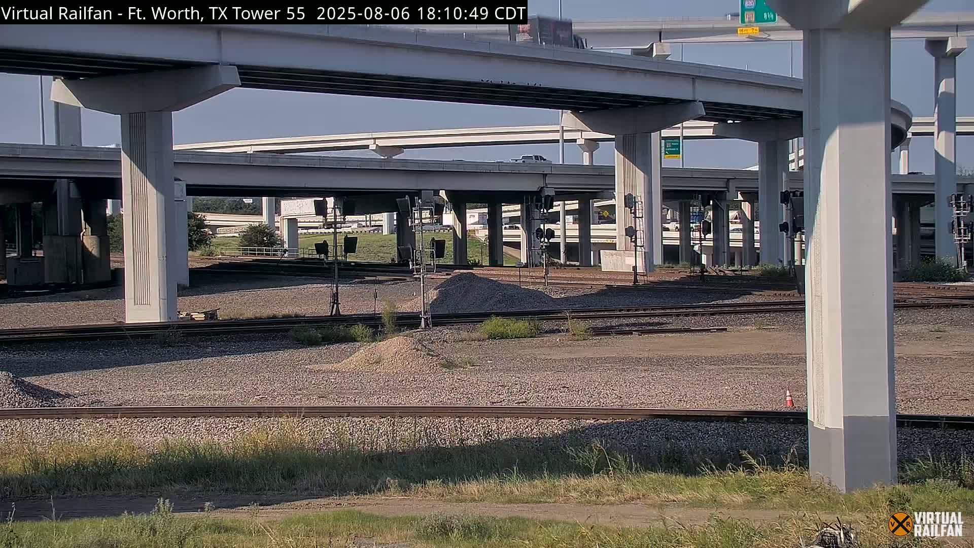 Fort Worth/Tower 55 Diamond Railroad Crossing Live Cam - Forth Worth, Tarrant ,Texas, USA 