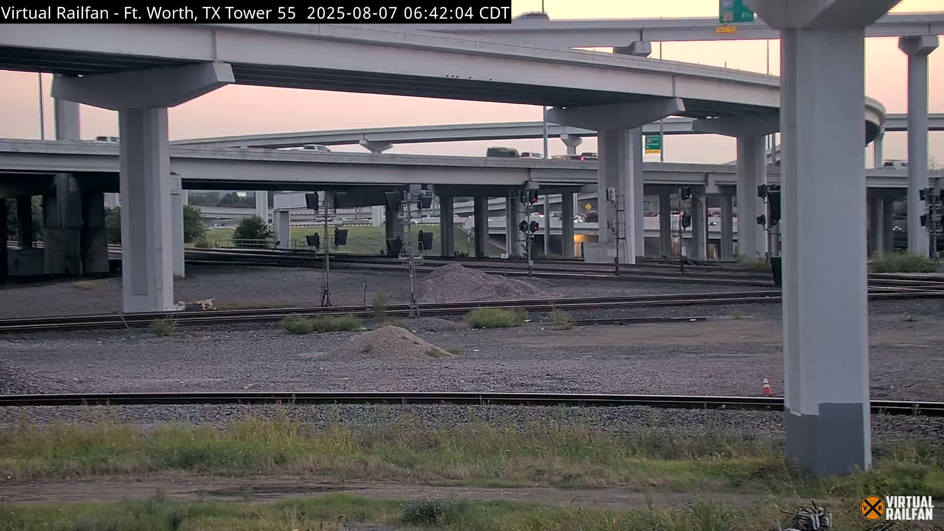 Fort Worth/Tower 55 Diamond Railroad Crossing Live Cam - Forth Worth, Tarrant ,Texas, USA 