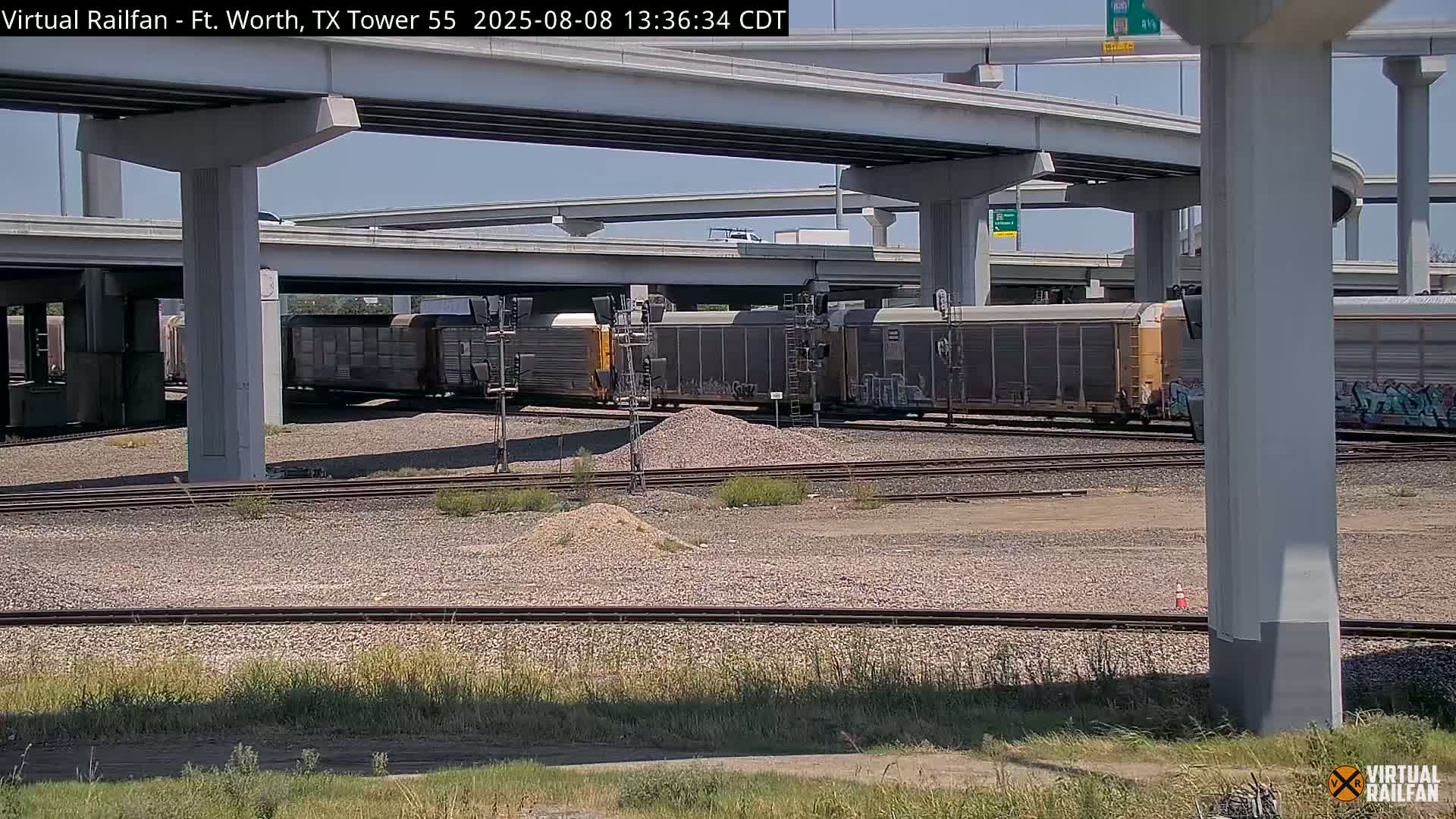 Fort Worth/Tower 55 Diamond Railroad Crossing Live Cam - Forth Worth, Tarrant ,Texas, USA 