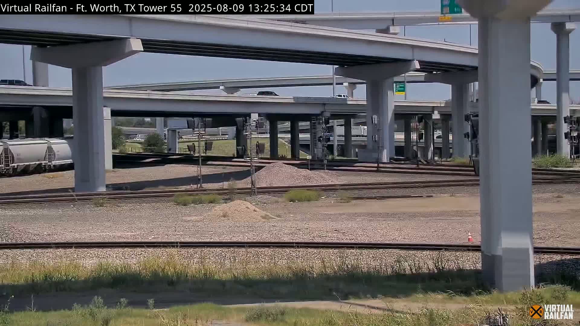 Fort Worth/Tower 55 Diamond Railroad Crossing Live Cam - Forth Worth, Tarrant ,Texas, USA 