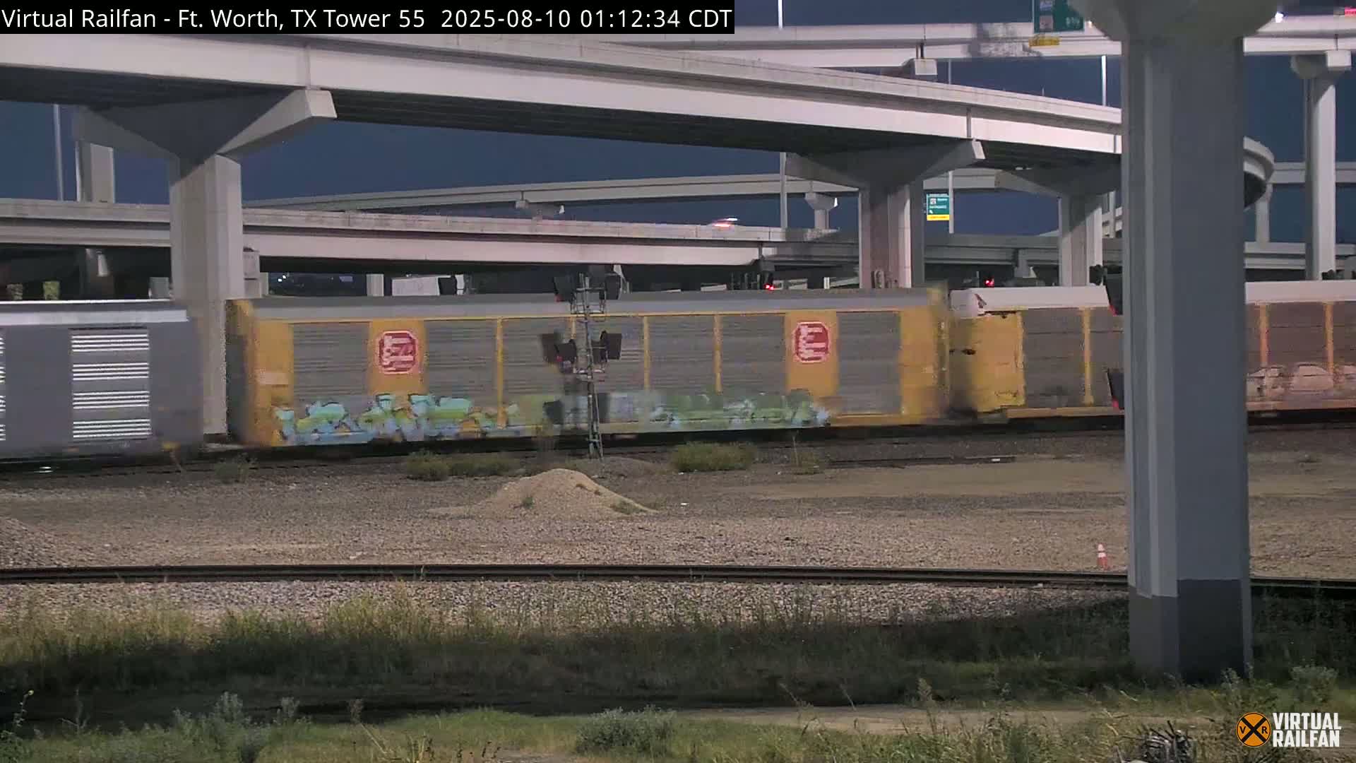 Fort Worth/Tower 55 Diamond Railroad Crossing Live Cam - Forth Worth, Tarrant ,Texas, USA 