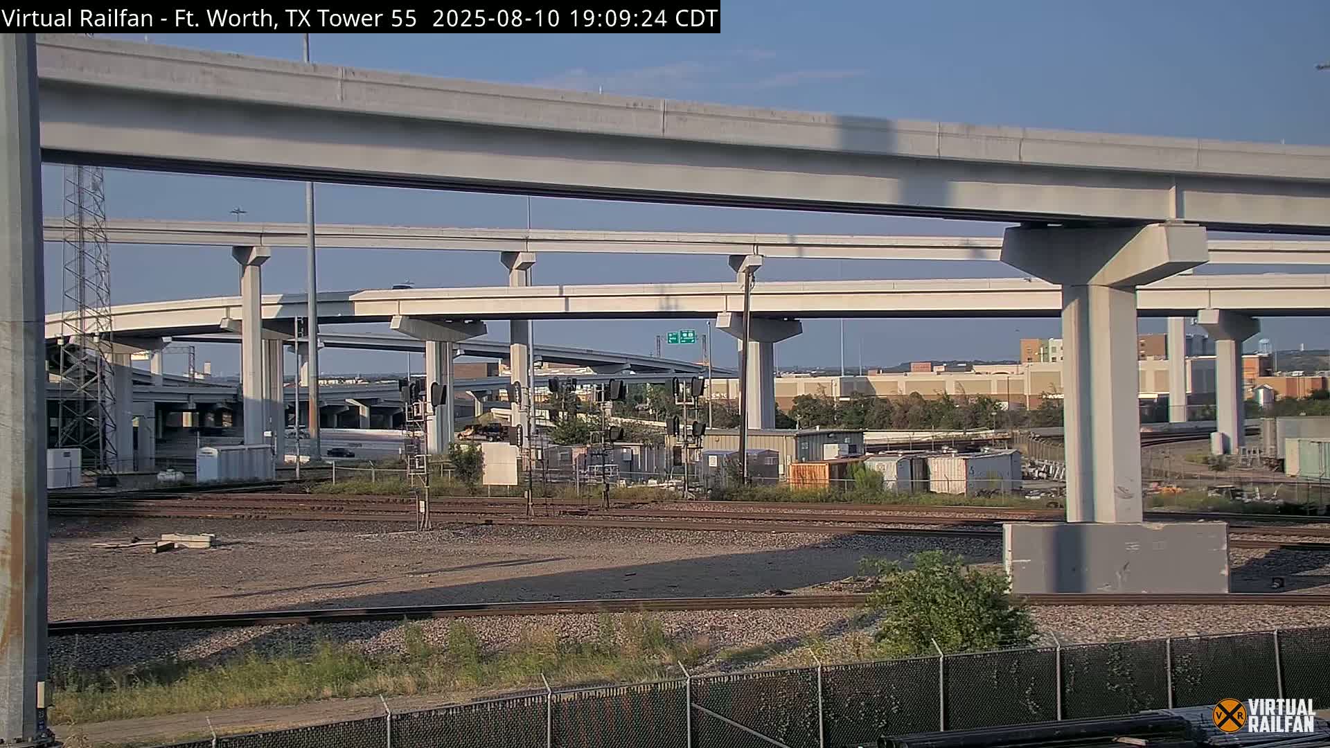 Fort Worth/Tower 55 Diamond Railroad Crossing Live Cam - Forth Worth, Tarrant ,Texas, USA 