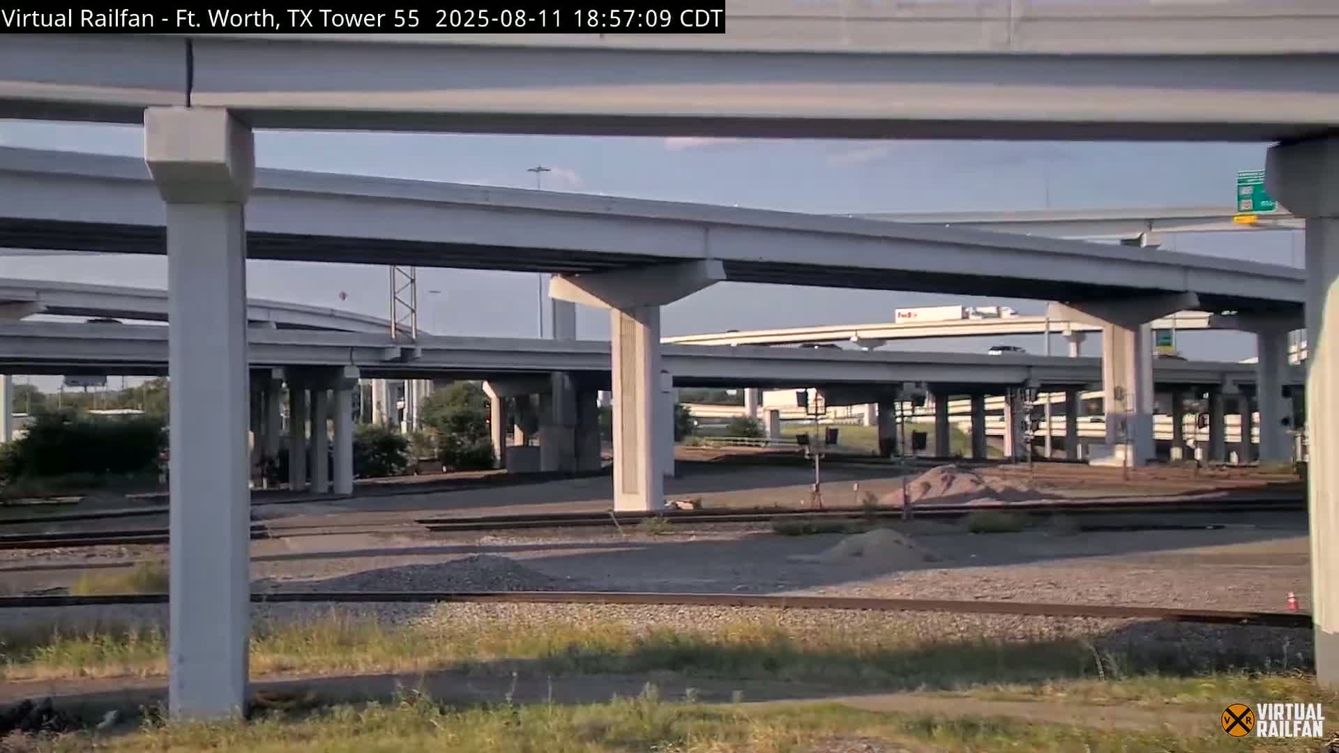 Fort Worth/Tower 55 Diamond Railroad Crossing Live Cam - Forth Worth, Tarrant ,Texas, USA 