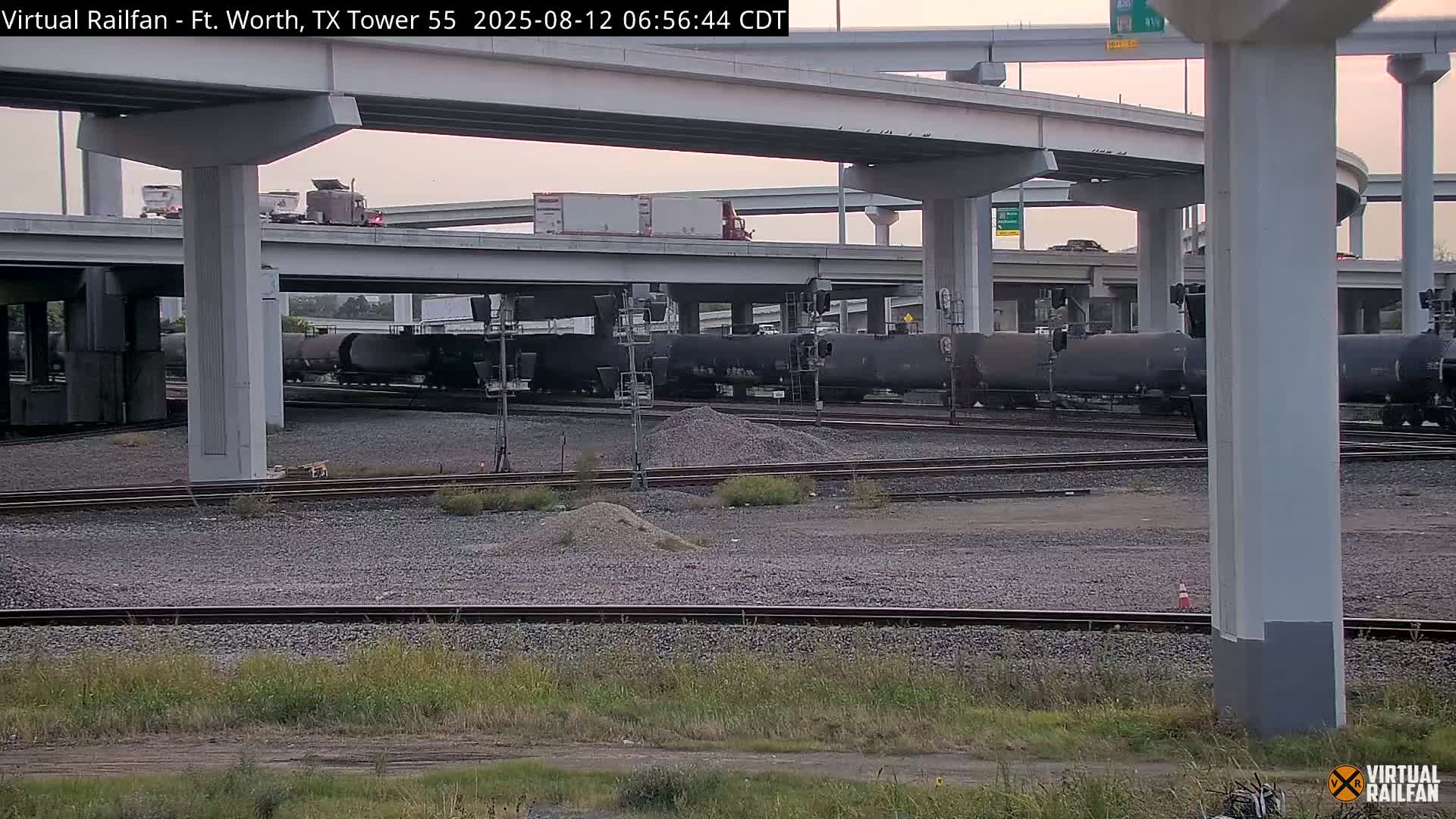 Fort Worth/Tower 55 Diamond Railroad Crossing Live Cam - Forth Worth, Tarrant ,Texas, USA 