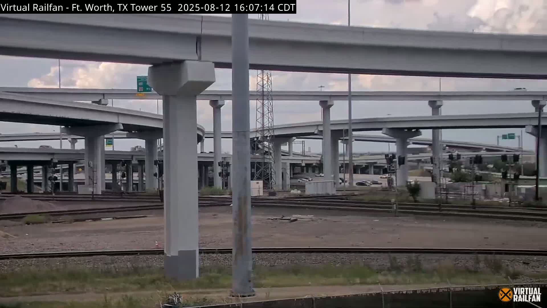 Fort Worth/Tower 55 Diamond Railroad Crossing Live Cam - Forth Worth, Tarrant ,Texas, USA 