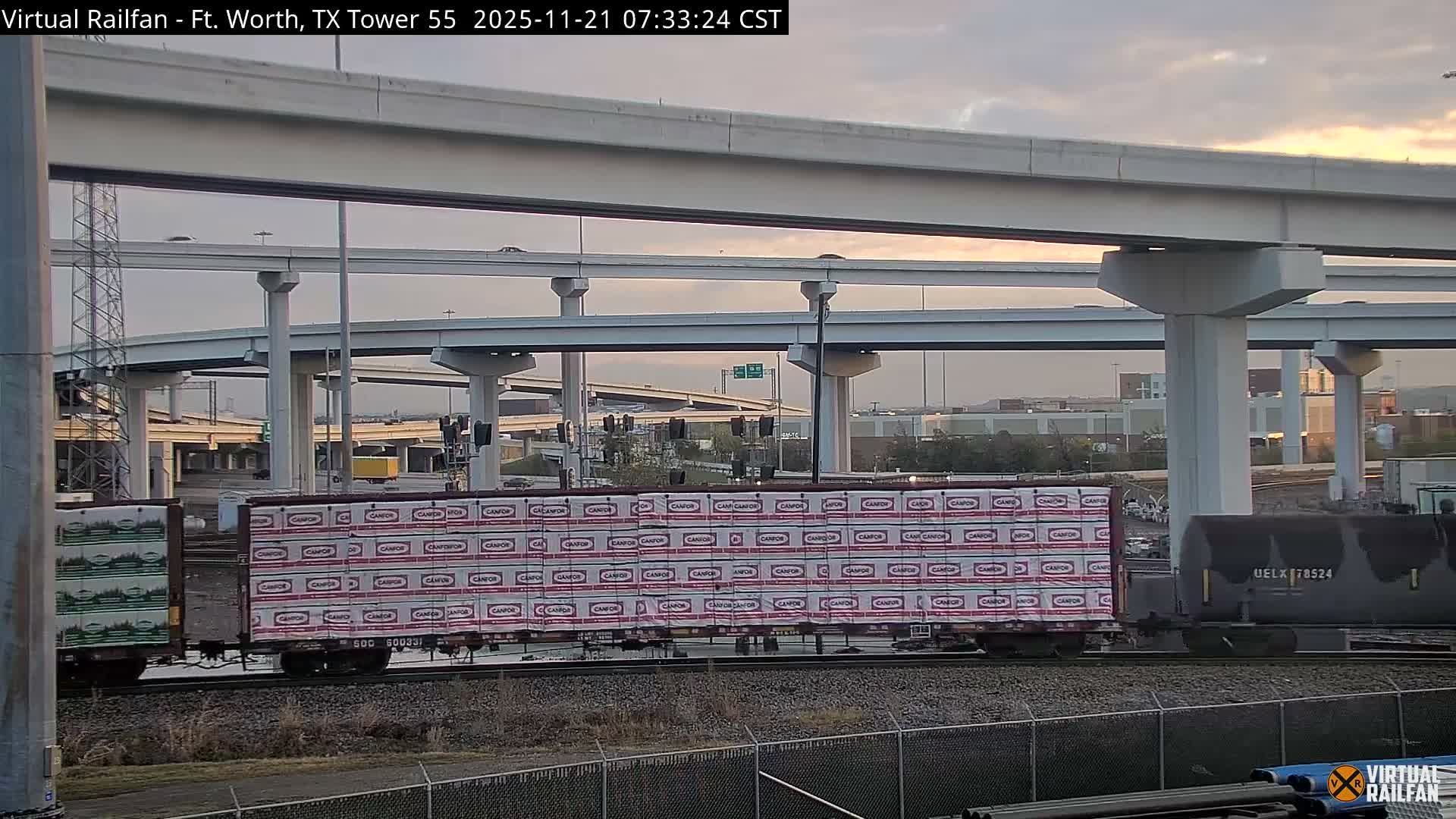 Fort Worth/Tower 55 Diamond Railroad Crossing Live Cam - Forth Worth, Tarrant ,Texas, USA 