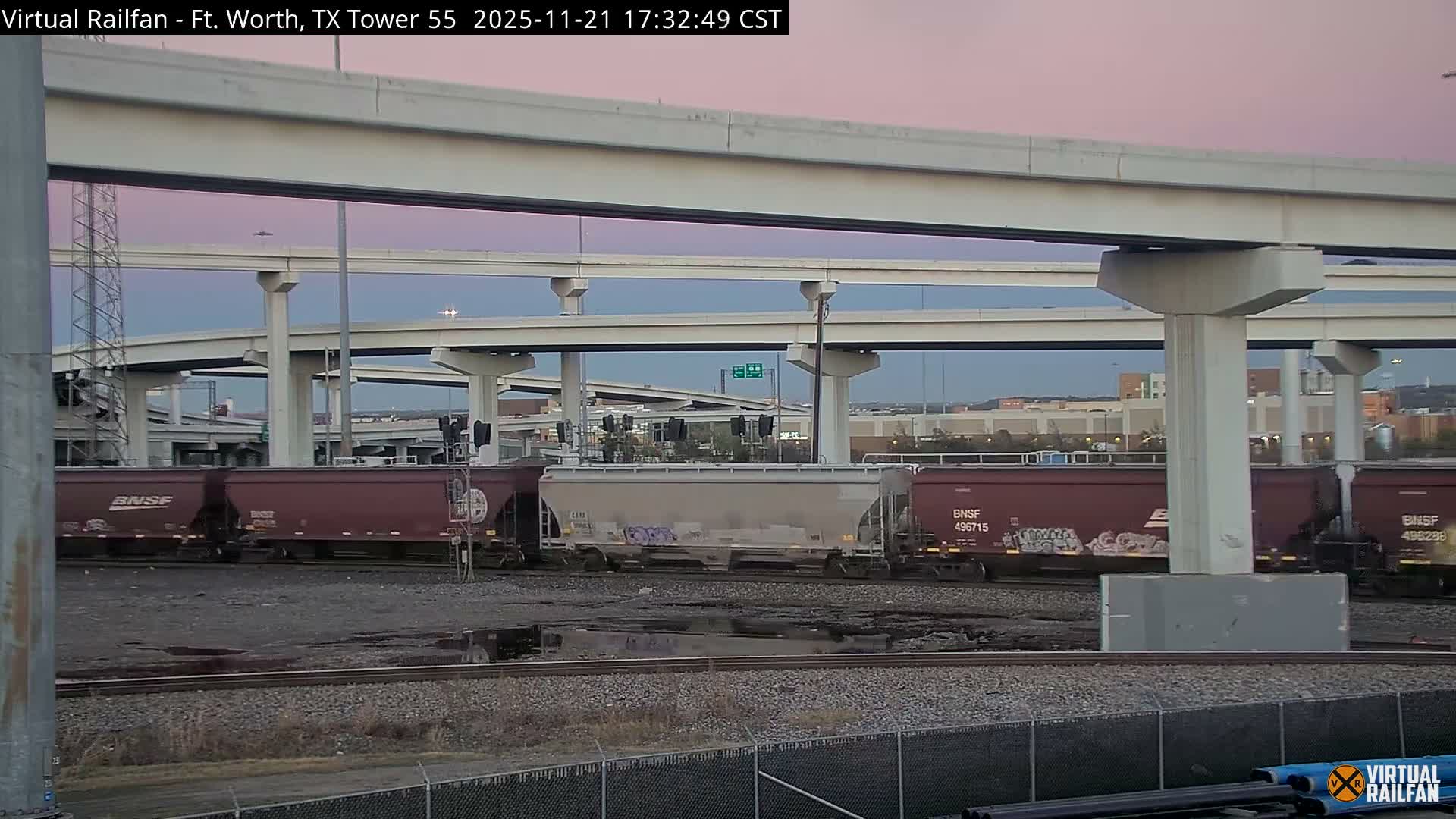 Fort Worth/Tower 55 Diamond Railroad Crossing Live Cam - Forth Worth, Tarrant ,Texas, USA 