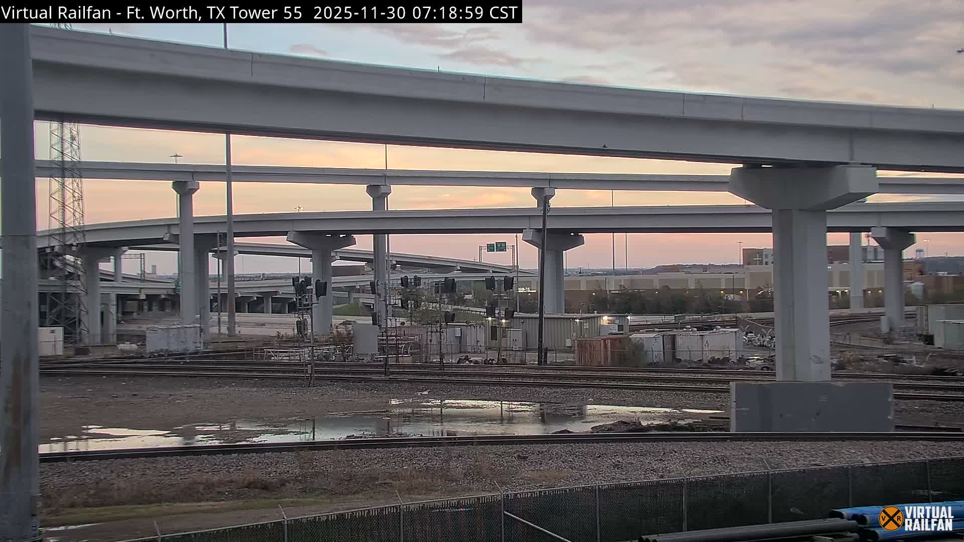 Fort Worth/Tower 55 Diamond Railroad Crossing Live Cam - Forth Worth, Tarrant ,Texas, USA 