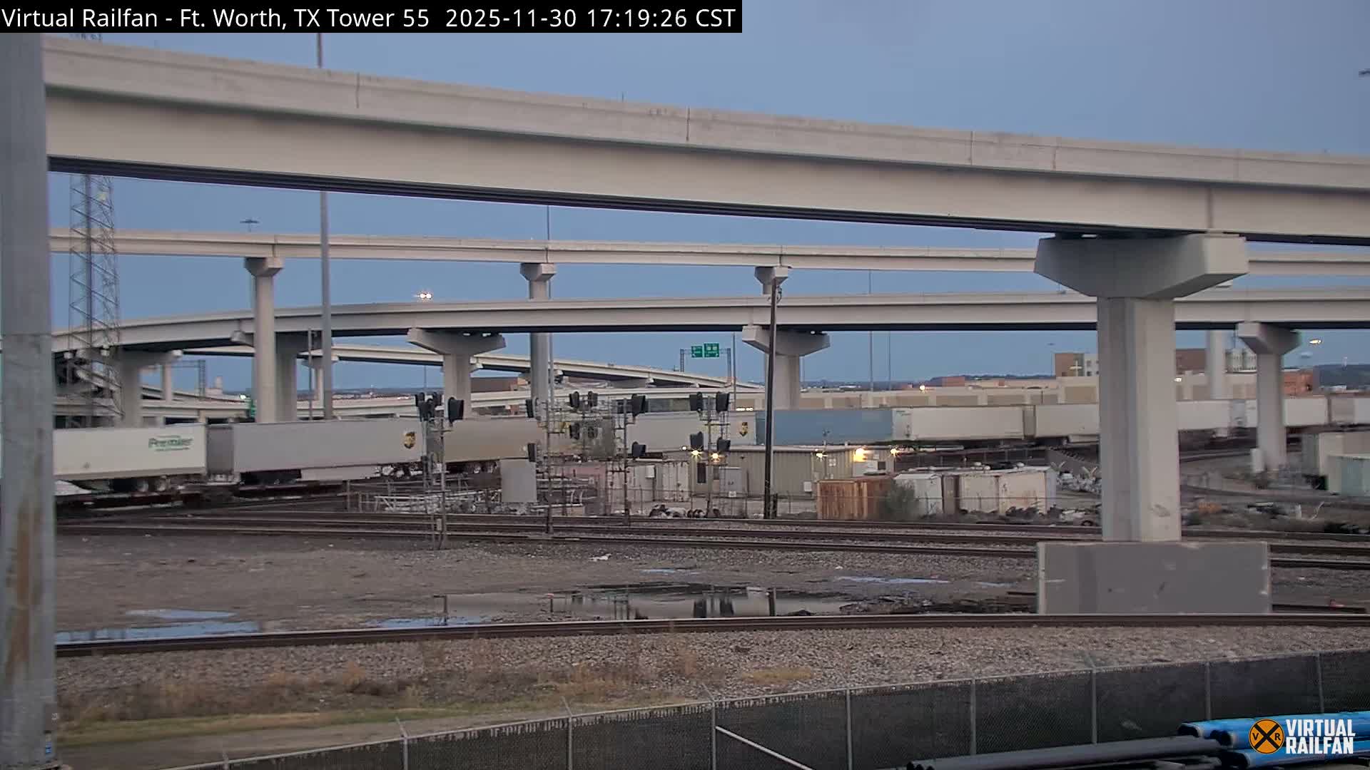 Fort Worth/Tower 55 Diamond Railroad Crossing Live Cam - Forth Worth, Tarrant ,Texas, USA 