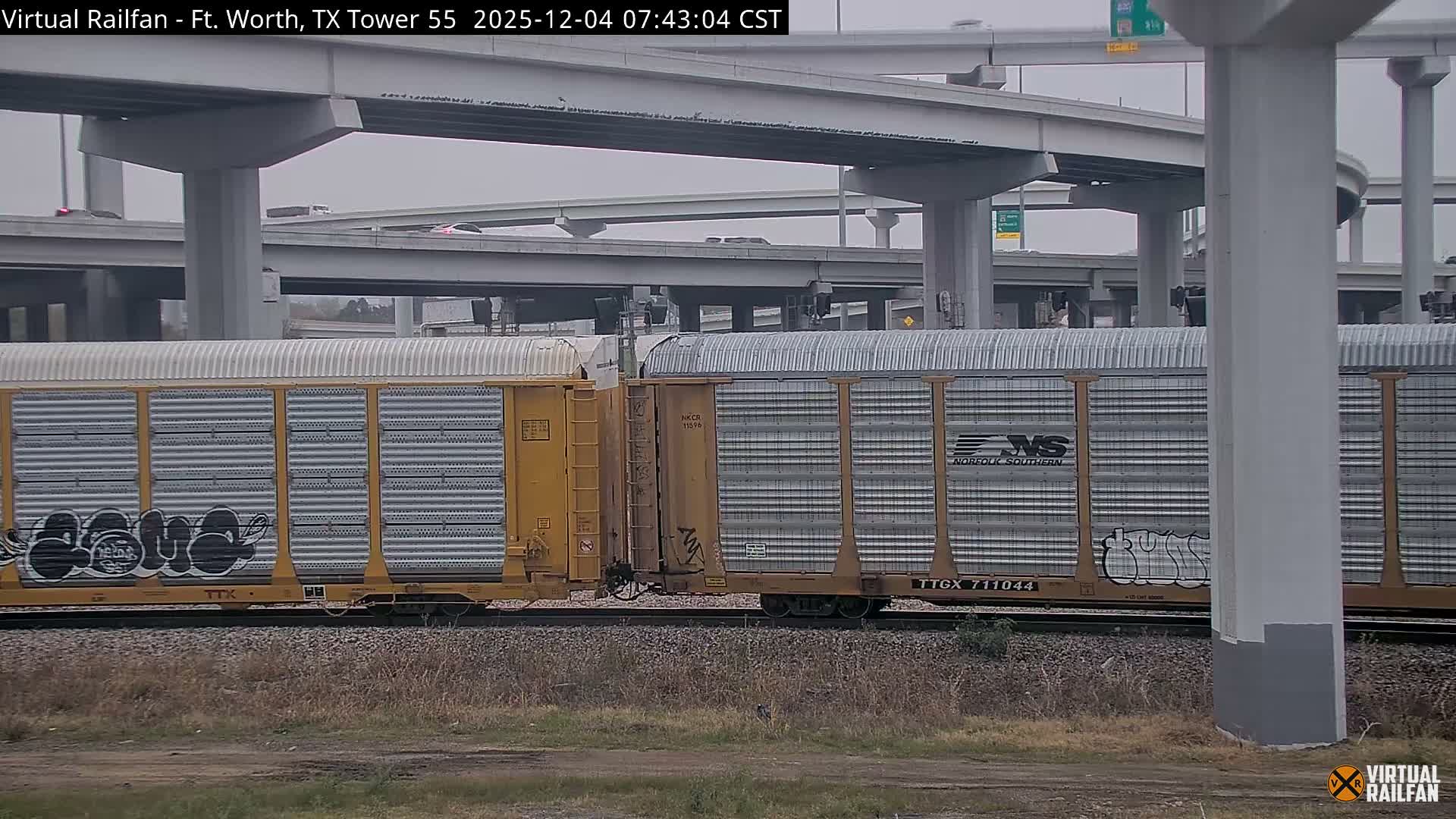 Fort Worth/Tower 55 Diamond Railroad Crossing Live Cam - Forth Worth, Tarrant ,Texas, USA 