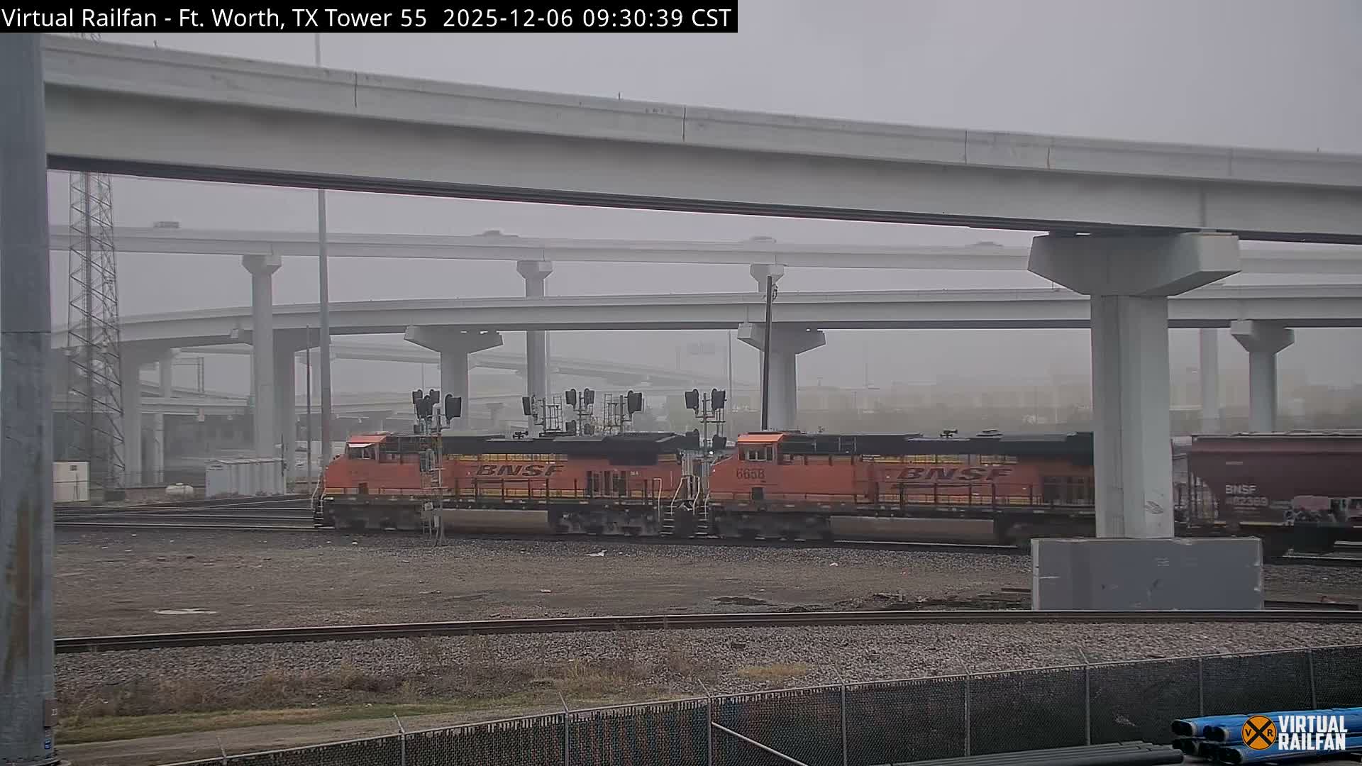 Fort Worth/Tower 55 Diamond Railroad Crossing Live Cam - Forth Worth, Tarrant ,Texas, USA 
