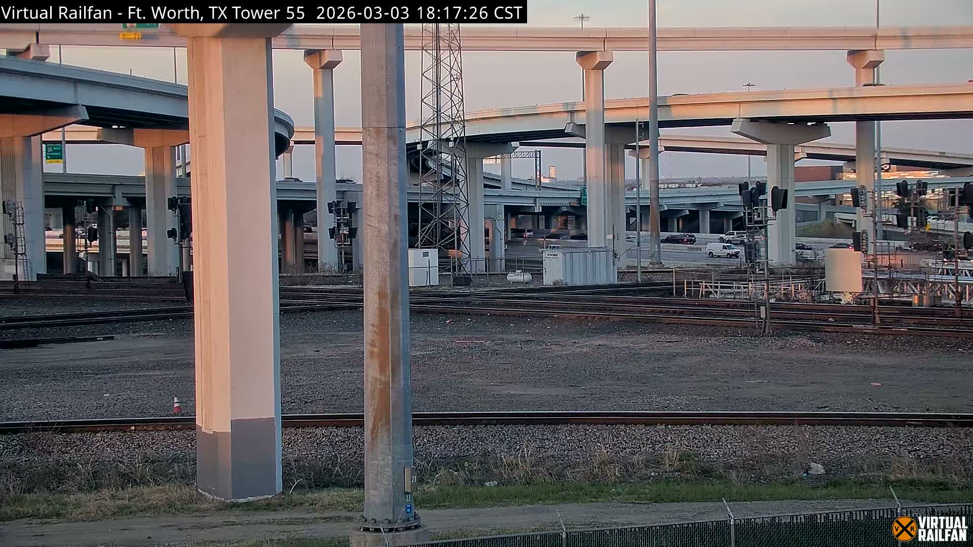 Fort Worth/Tower 55 Diamond Railroad Crossing Live Cam - Forth Worth, Tarrant ,Texas, USA 