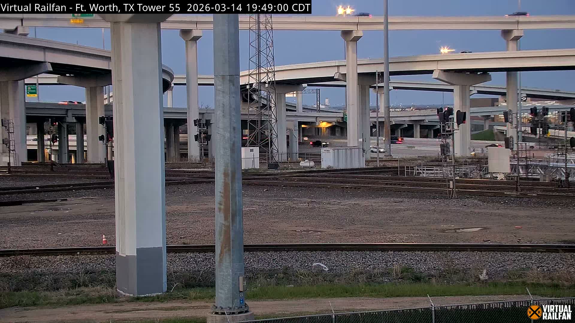 Fort Worth/Tower 55 Diamond Railroad Crossing Live Cam - Forth Worth, Tarrant ,Texas, USA 