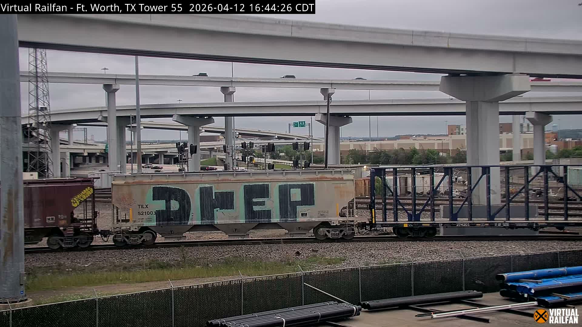 Fort Worth/Tower 55 Diamond Railroad Crossing Live Cam - Forth Worth, Tarrant ,Texas, USA 
