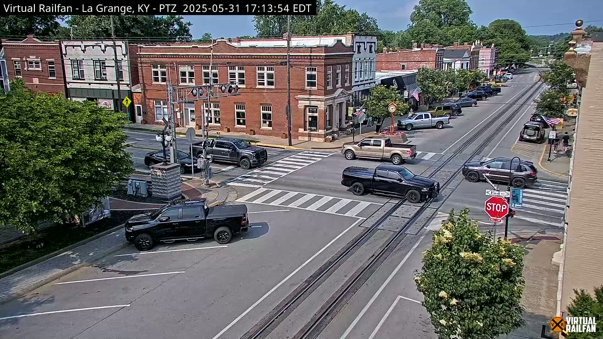 La Grange City & Railroad Crossing Live Cam - La Grange, Oldham, Kentucky, USA