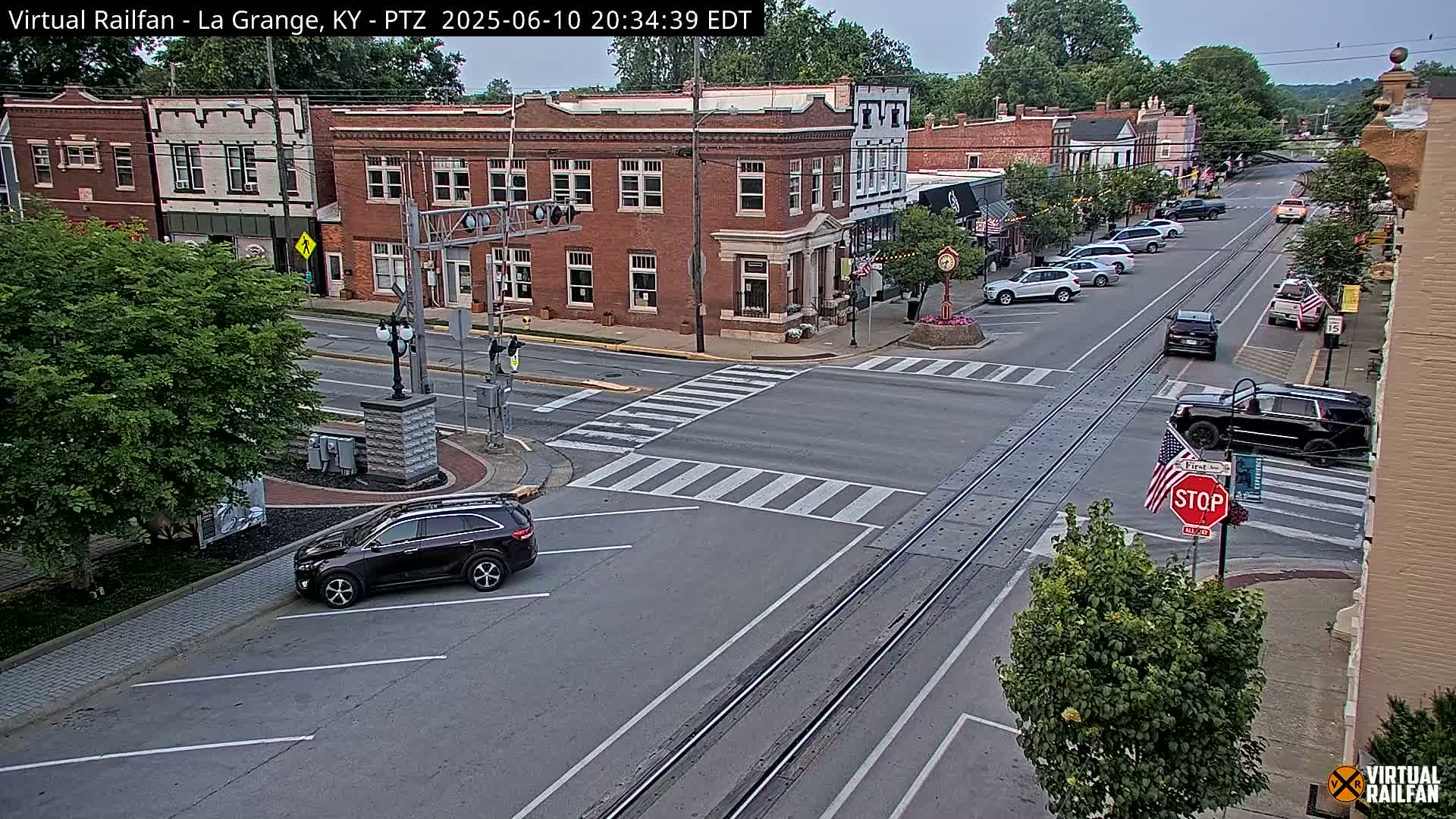 La Grange City & Railroad Crossing Live Cam - La Grange, Oldham, Kentucky, USA