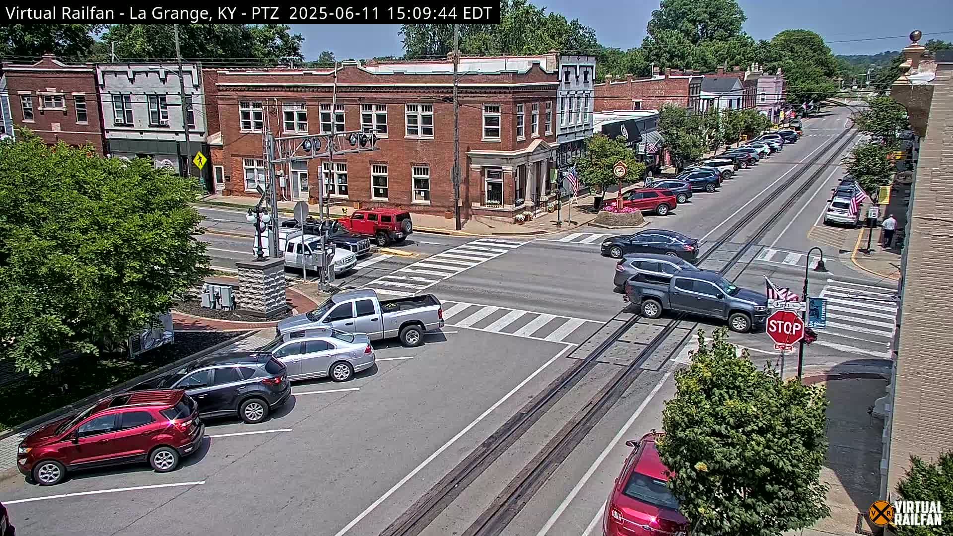 La Grange City & Railroad Crossing Live Cam - La Grange, Oldham, Kentucky, USA