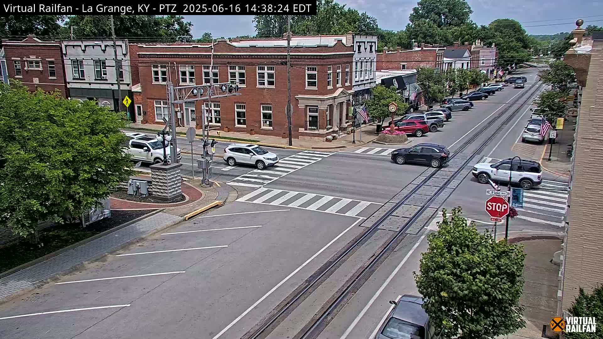 La Grange City & Railroad Crossing Live Cam - La Grange, Oldham, Kentucky, USA