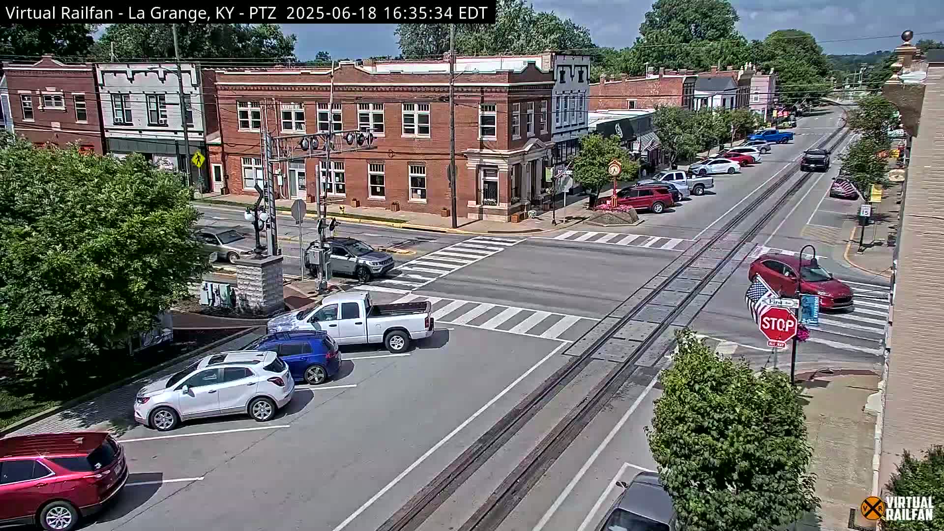 La Grange City & Railroad Crossing Live Cam - La Grange, Oldham, Kentucky, USA