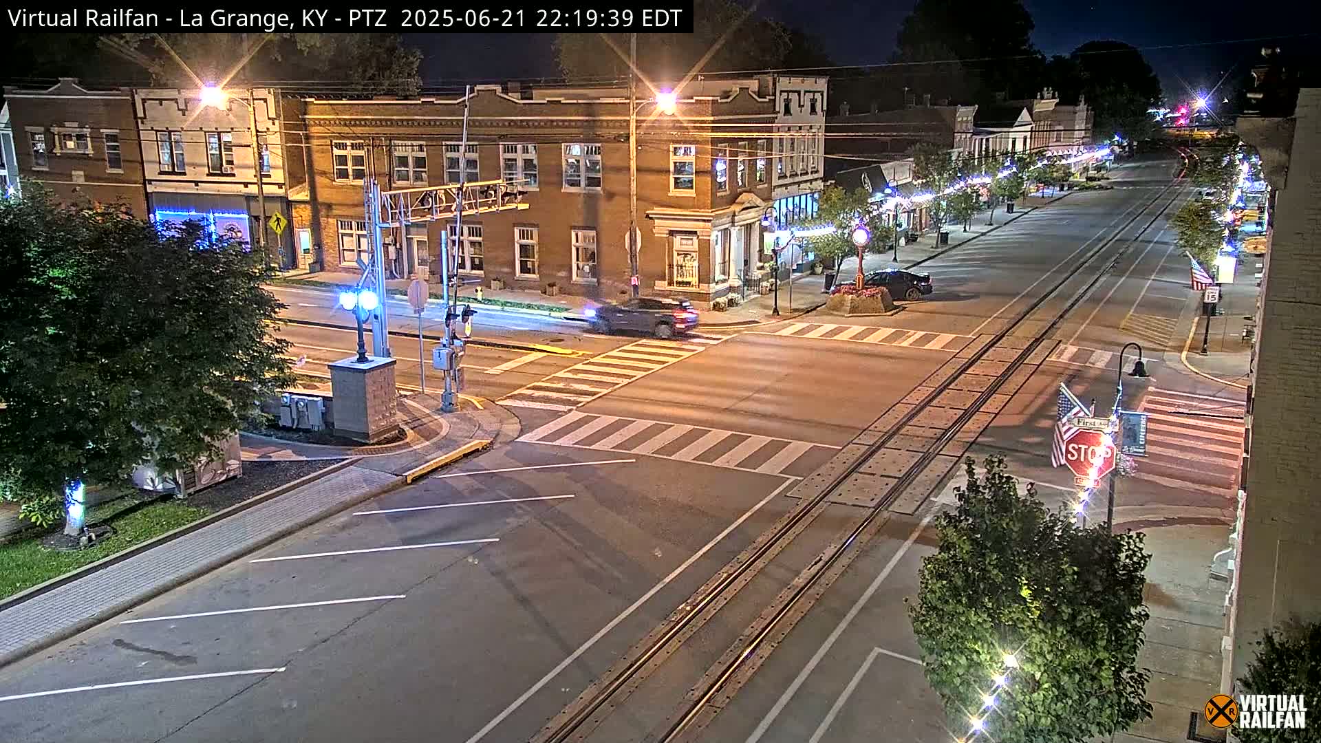 La Grange City & Railroad Crossing Live Cam - La Grange, Oldham, Kentucky, USA