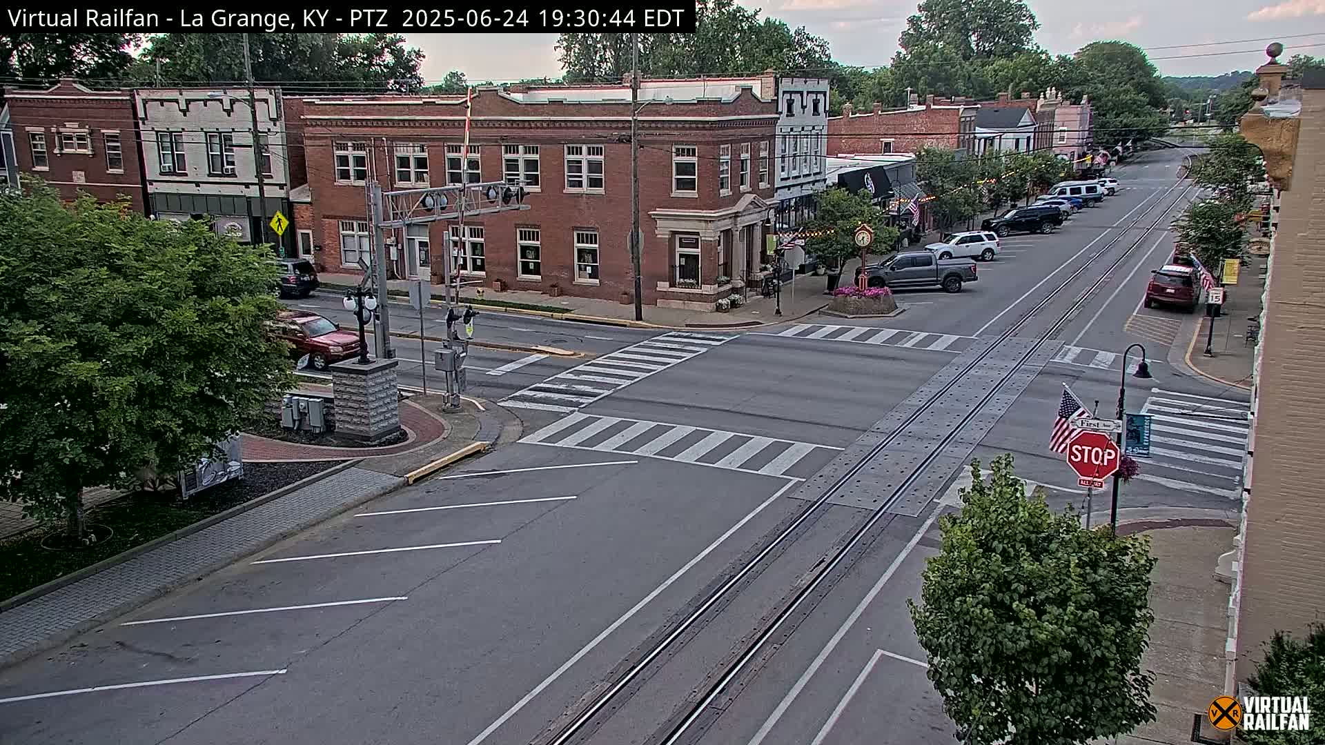 La Grange City & Railroad Crossing Live Cam - La Grange, Oldham, Kentucky, USA