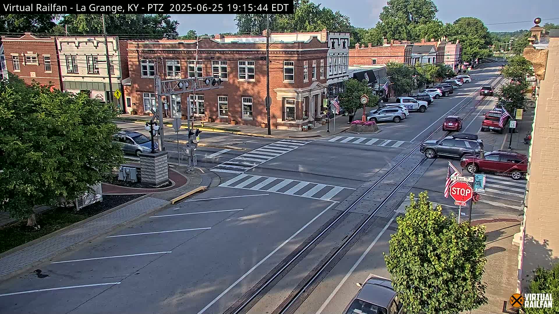 La Grange City & Railroad Crossing Live Cam - La Grange, Oldham, Kentucky, USA