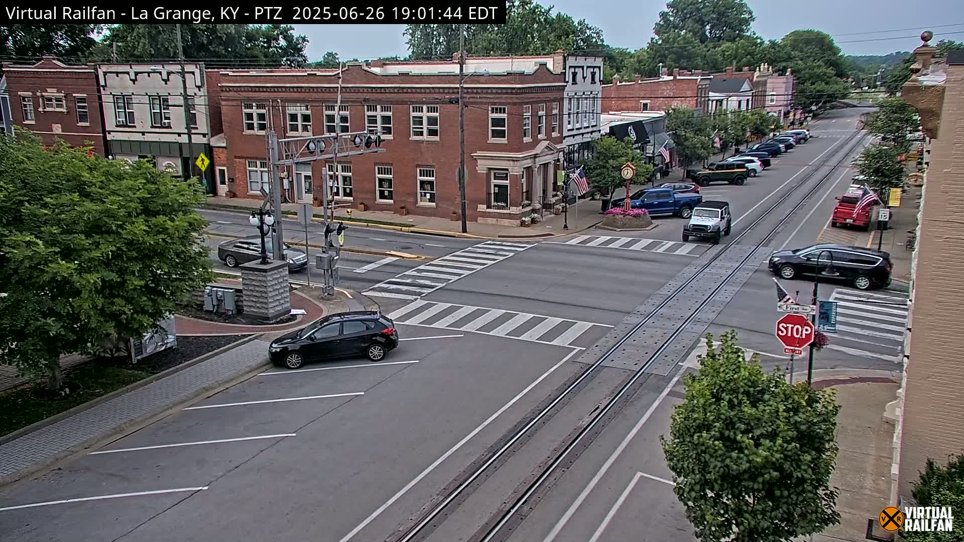 La Grange City & Railroad Crossing Live Cam - La Grange, Oldham, Kentucky, USA