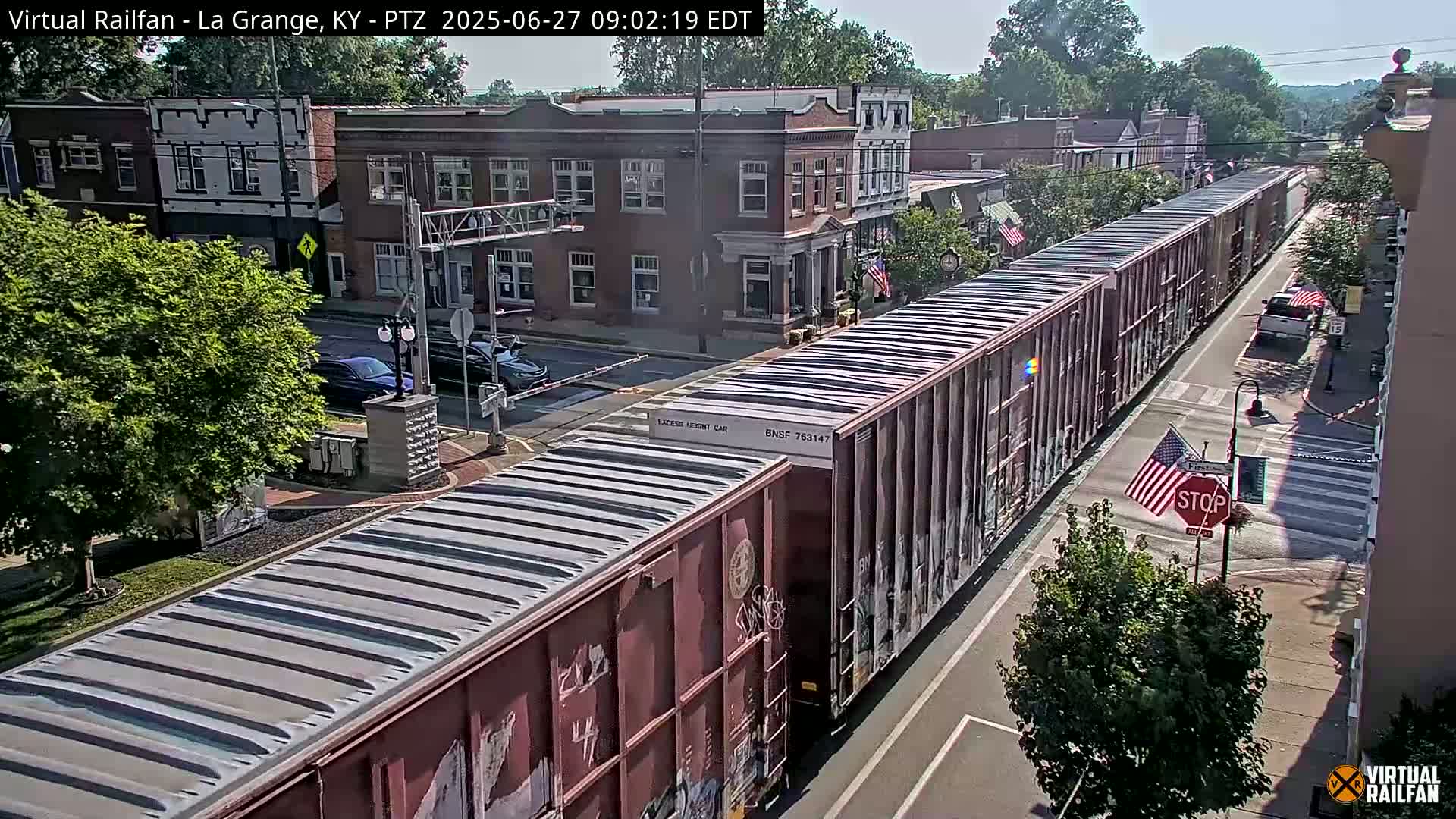 La Grange City & Railroad Crossing Live Cam - La Grange, Oldham, Kentucky, USA