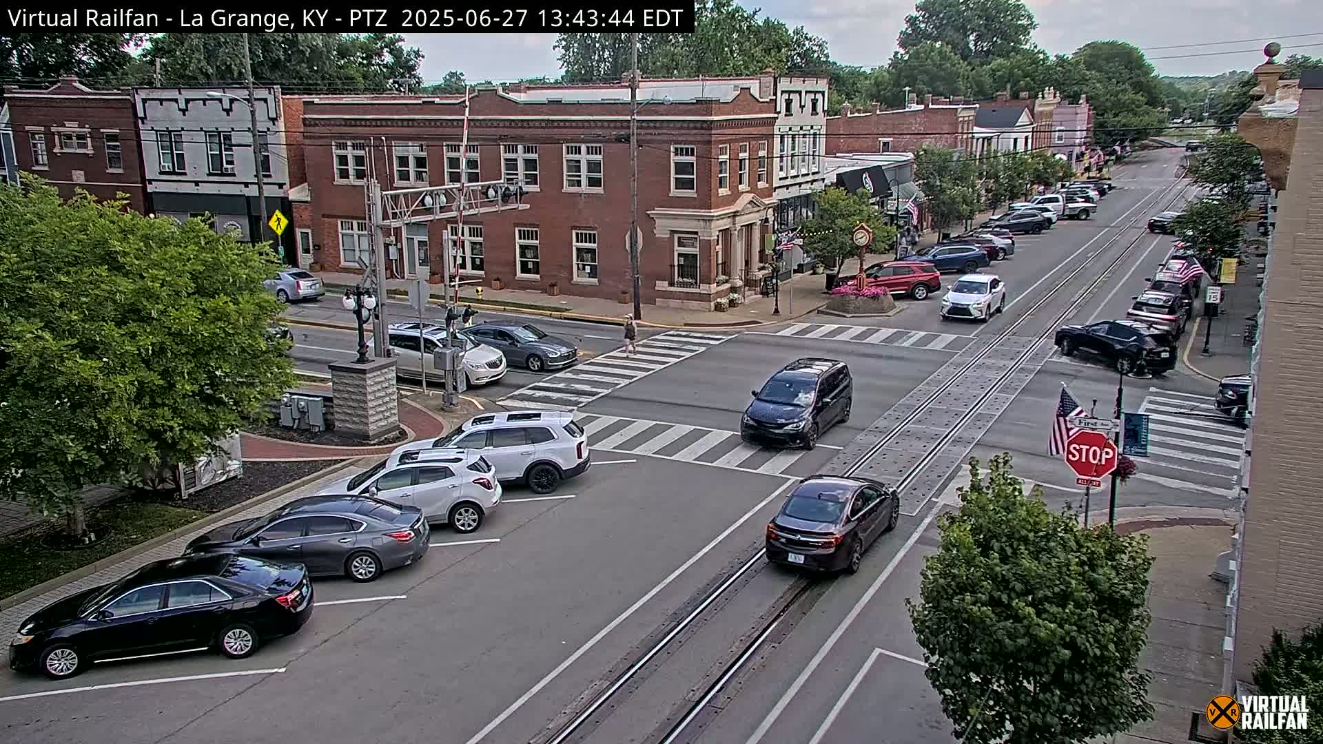 La Grange City & Railroad Crossing Live Cam - La Grange, Oldham, Kentucky, USA