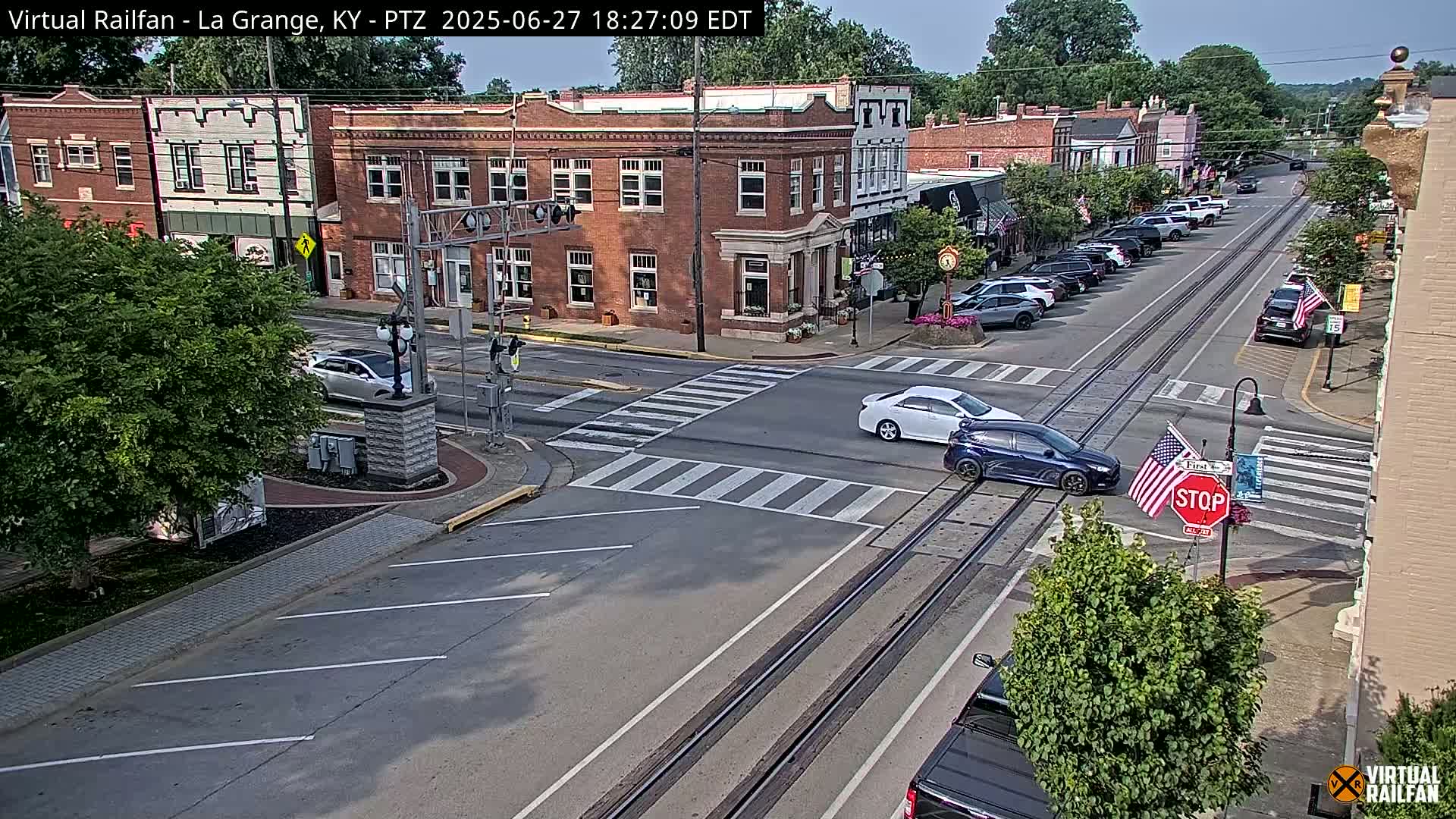 La Grange City & Railroad Crossing Live Cam - La Grange, Oldham, Kentucky, USA