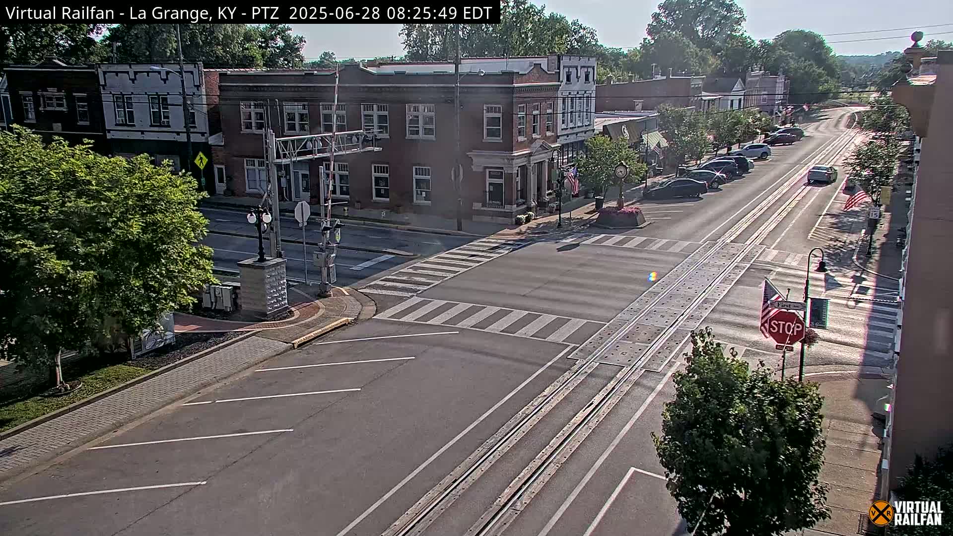 La Grange City & Railroad Crossing Live Cam - La Grange, Oldham, Kentucky, USA