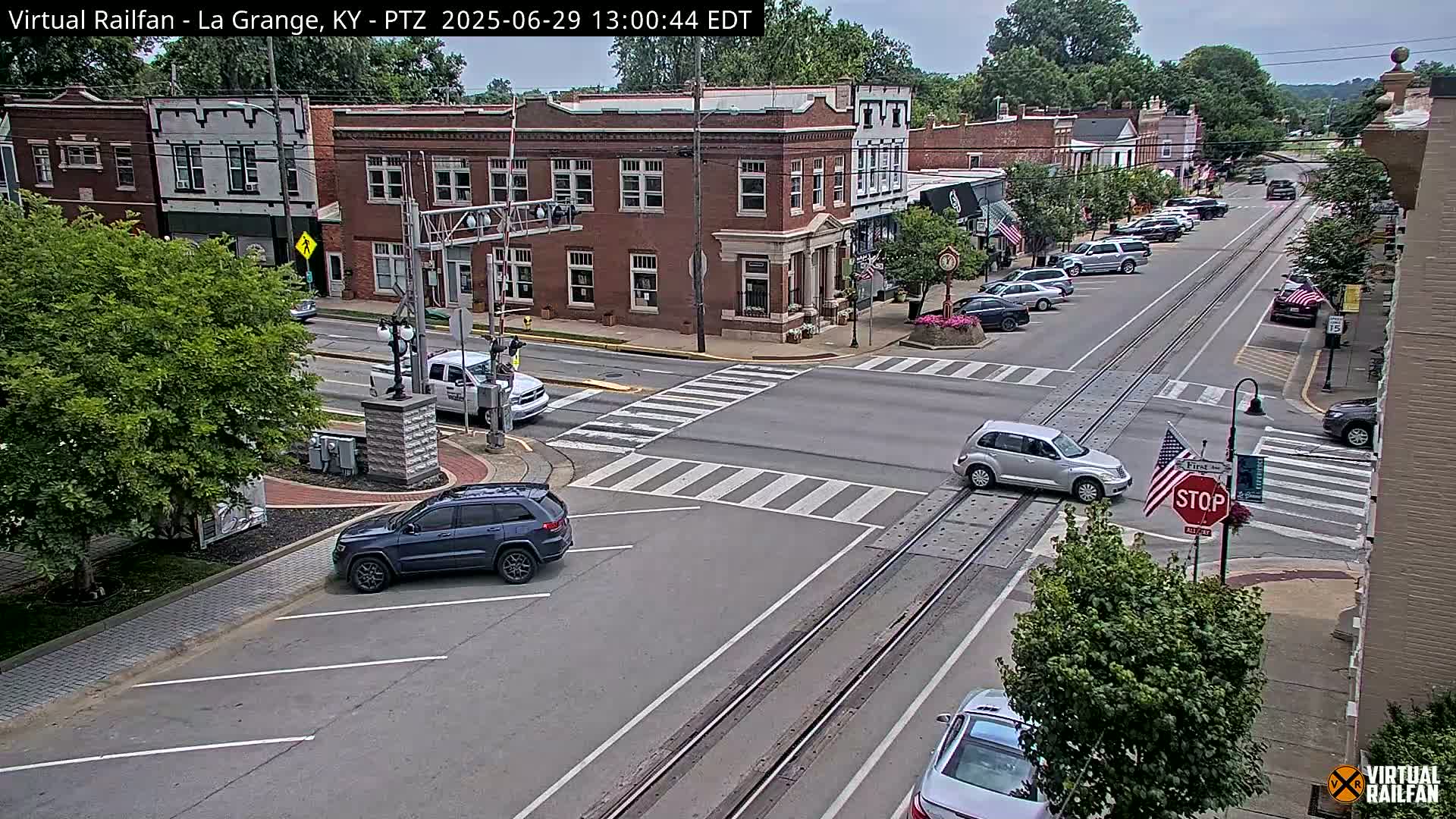 La Grange City & Railroad Crossing Live Cam - La Grange, Oldham, Kentucky, USA