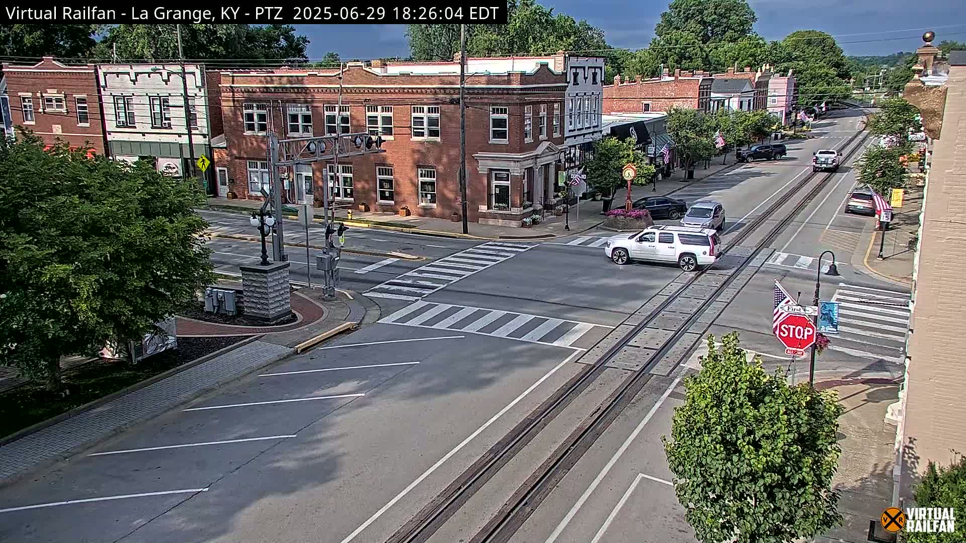 La Grange City & Railroad Crossing Live Cam - La Grange, Oldham, Kentucky, USA