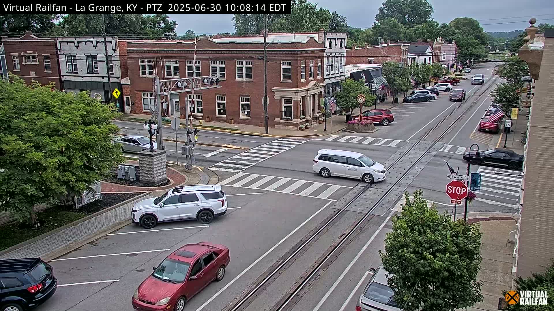 La Grange City & Railroad Crossing Live Cam - La Grange, Oldham, Kentucky, USA