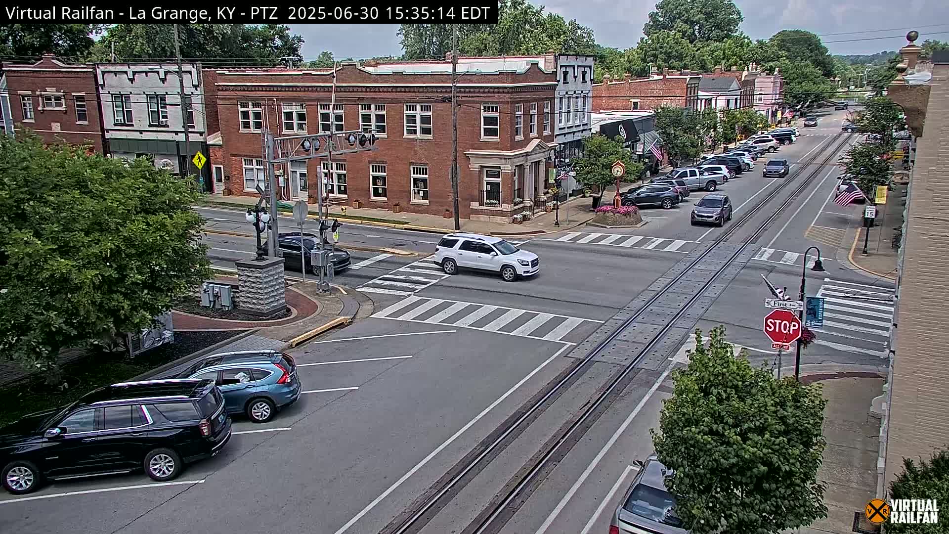 La Grange City & Railroad Crossing Live Cam - La Grange, Oldham, Kentucky, USA