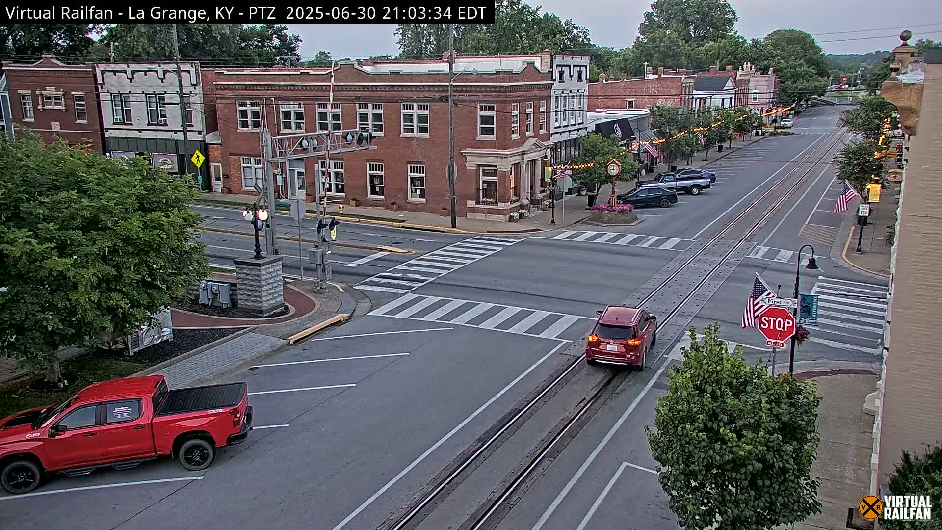 La Grange City & Railroad Crossing Live Cam - La Grange, Oldham, Kentucky, USA
