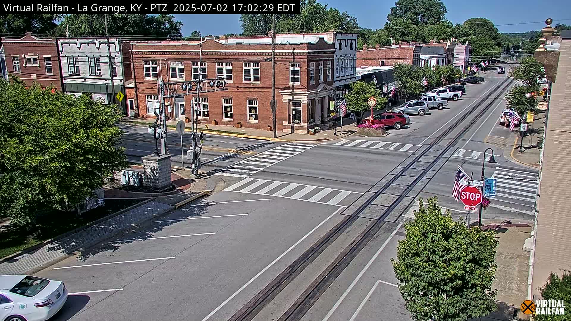 La Grange City & Railroad Crossing Live Cam - La Grange, Oldham, Kentucky, USA