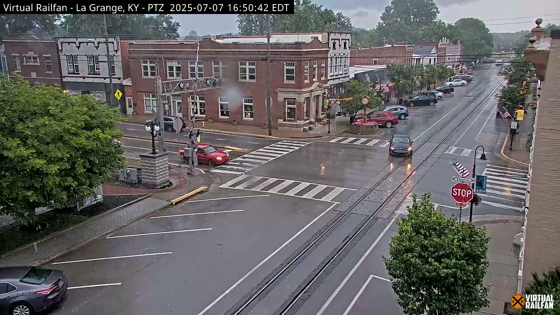 La Grange City & Railroad Crossing Live Cam - La Grange, Oldham, Kentucky, USA