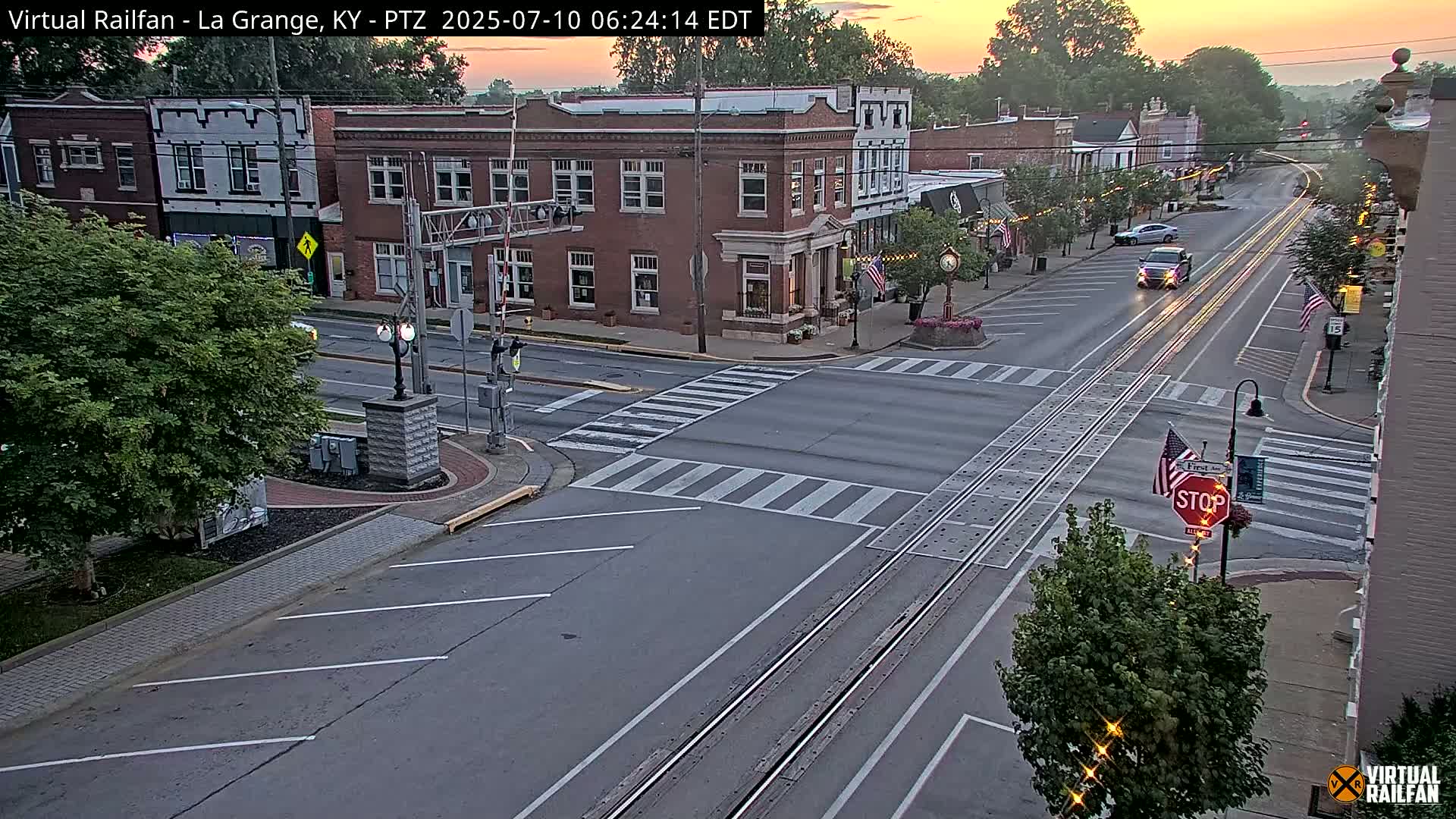 La Grange City & Railroad Crossing Live Cam - La Grange, Oldham, Kentucky, USA
