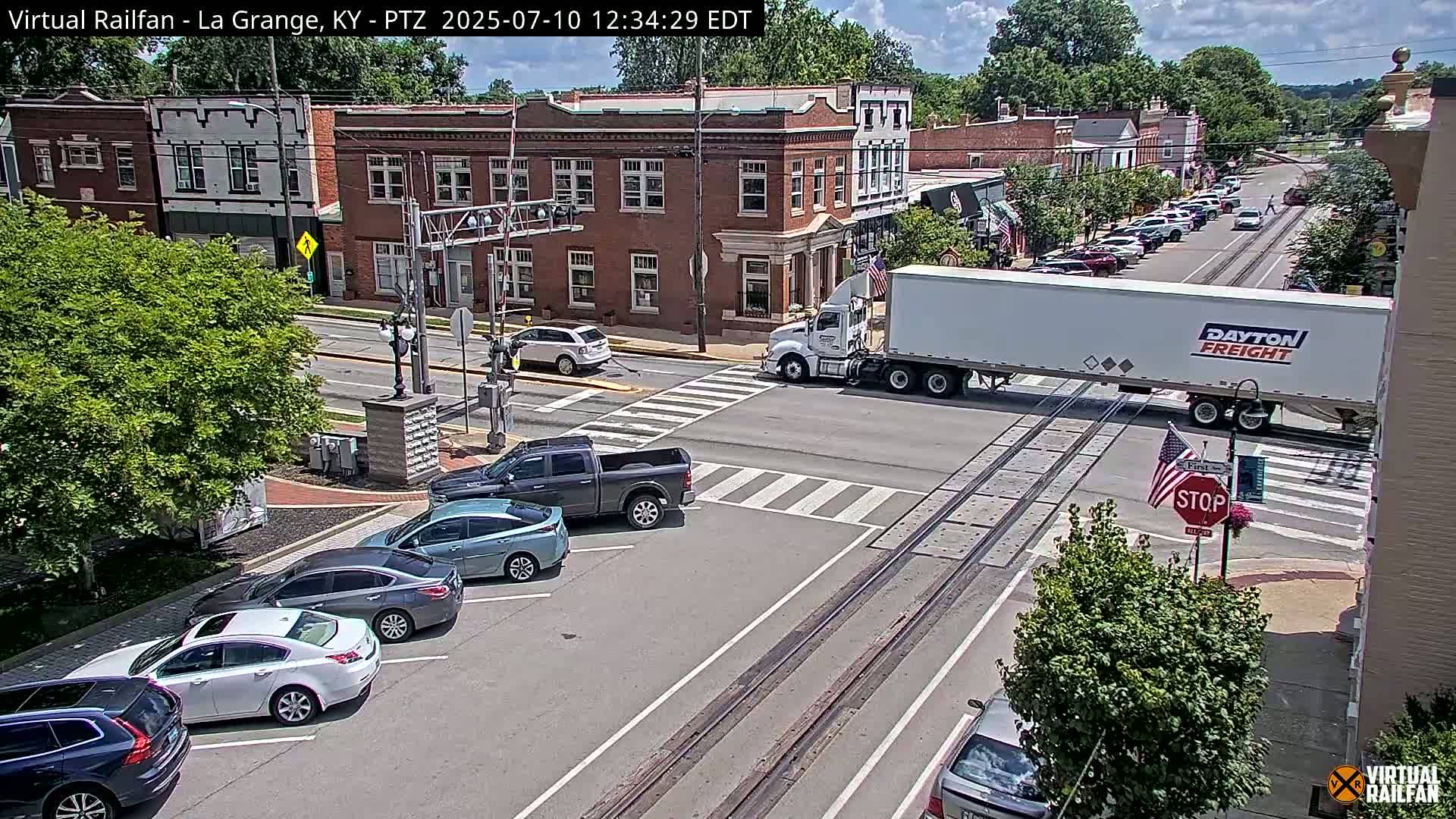 La Grange City & Railroad Crossing Live Cam - La Grange, Oldham, Kentucky, USA