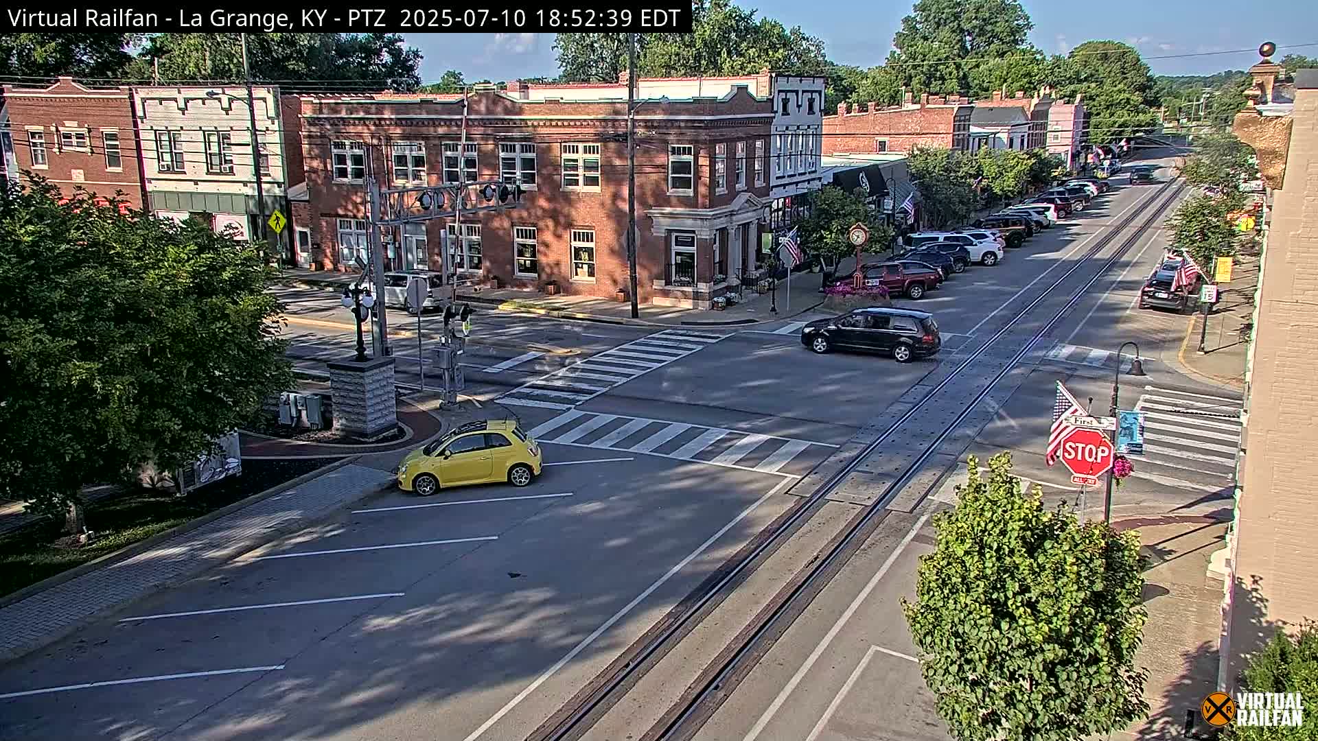 La Grange City & Railroad Crossing Live Cam - La Grange, Oldham, Kentucky, USA