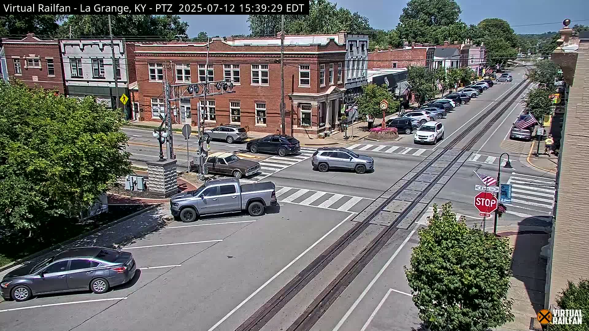 La Grange City & Railroad Crossing Live Cam - La Grange, Oldham, Kentucky, USA