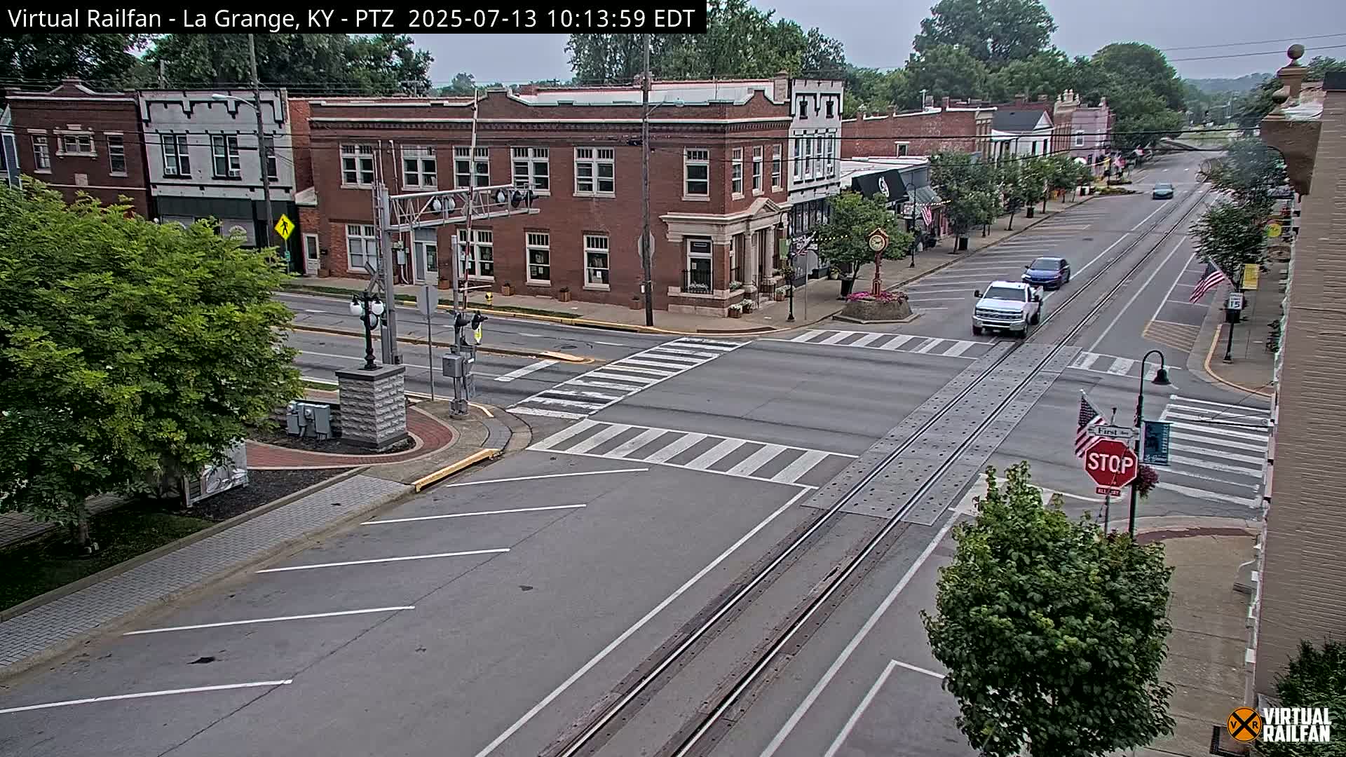 La Grange City & Railroad Crossing Live Cam - La Grange, Oldham, Kentucky, USA