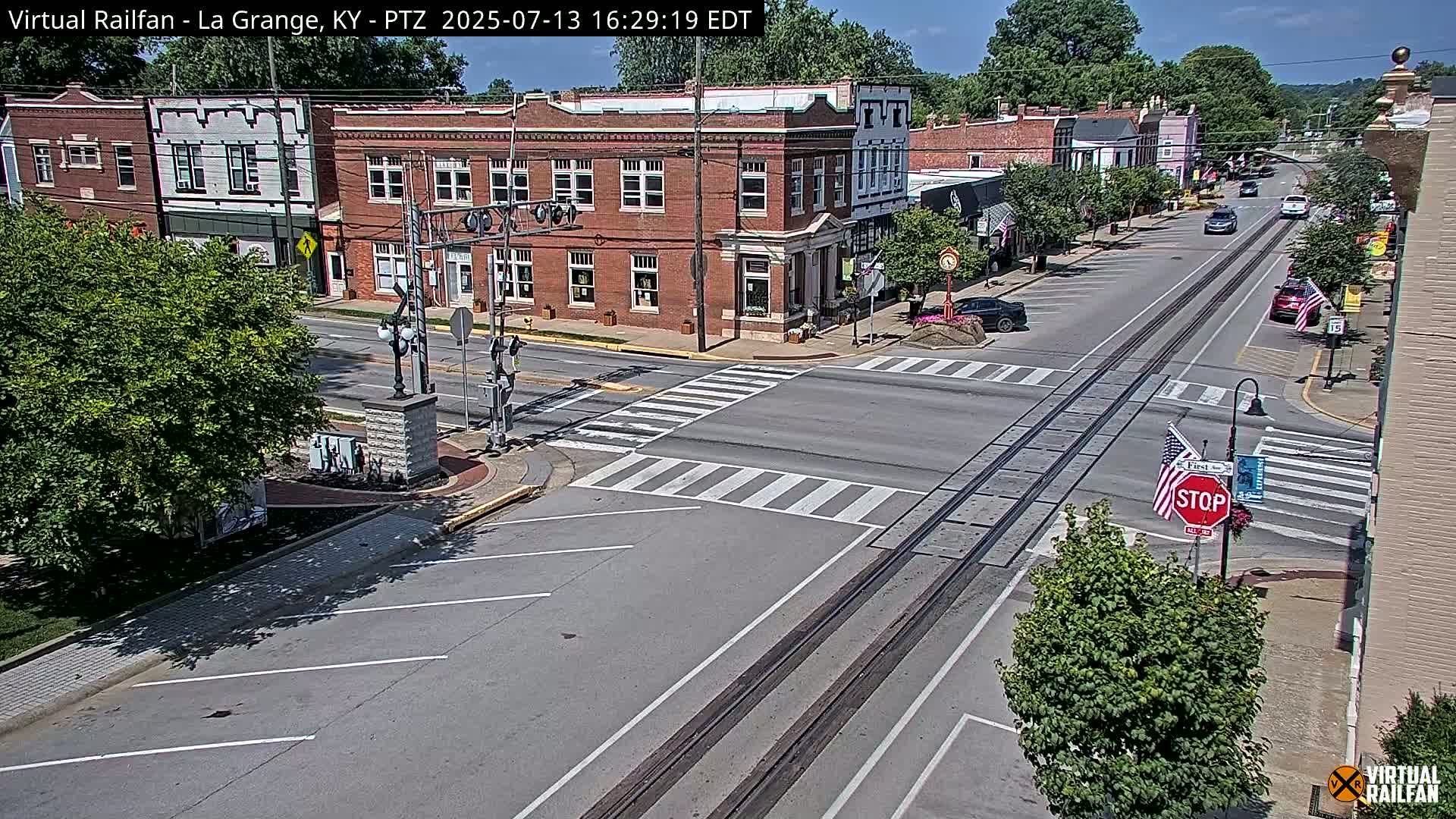 La Grange City & Railroad Crossing Live Cam - La Grange, Oldham, Kentucky, USA